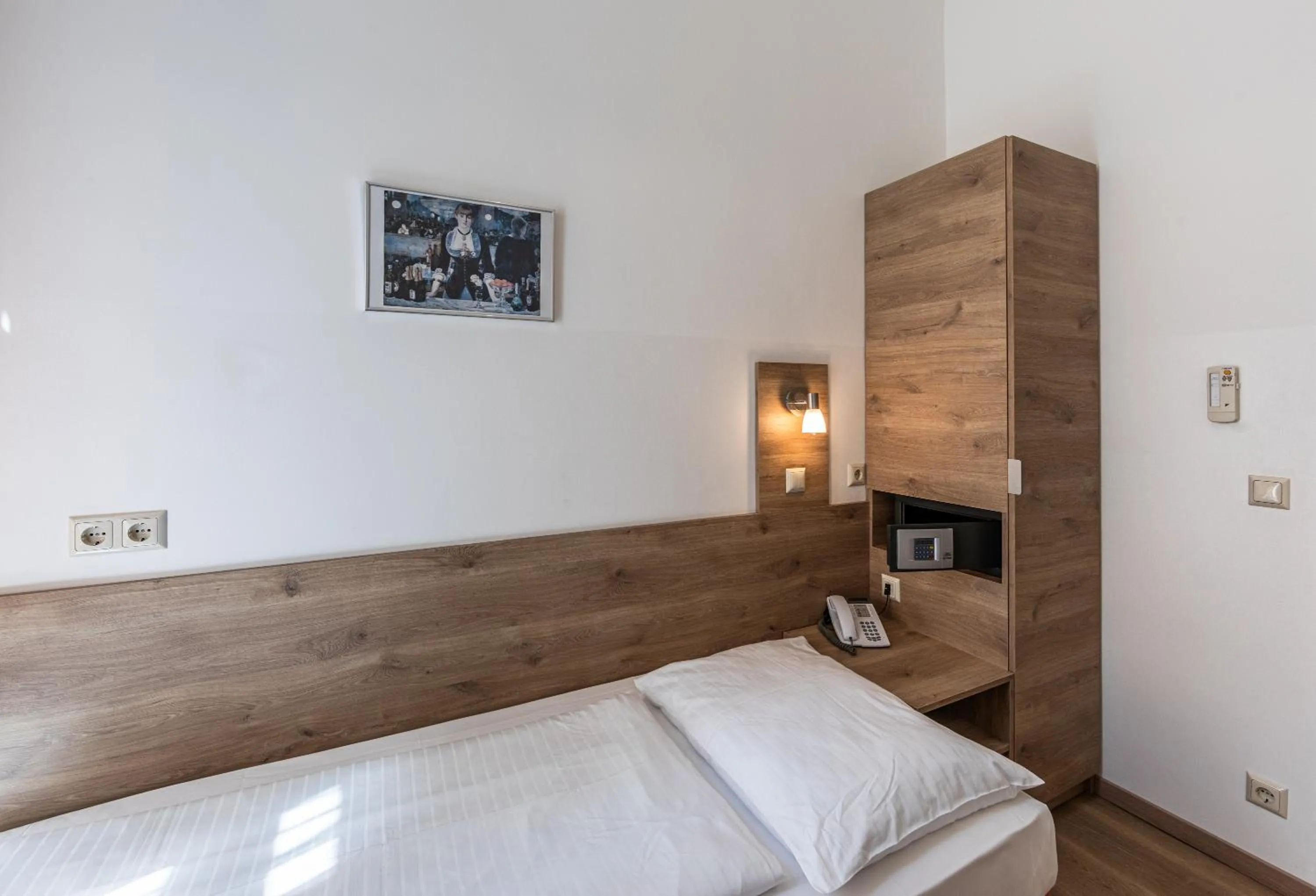 Bed in Hotel Terminus