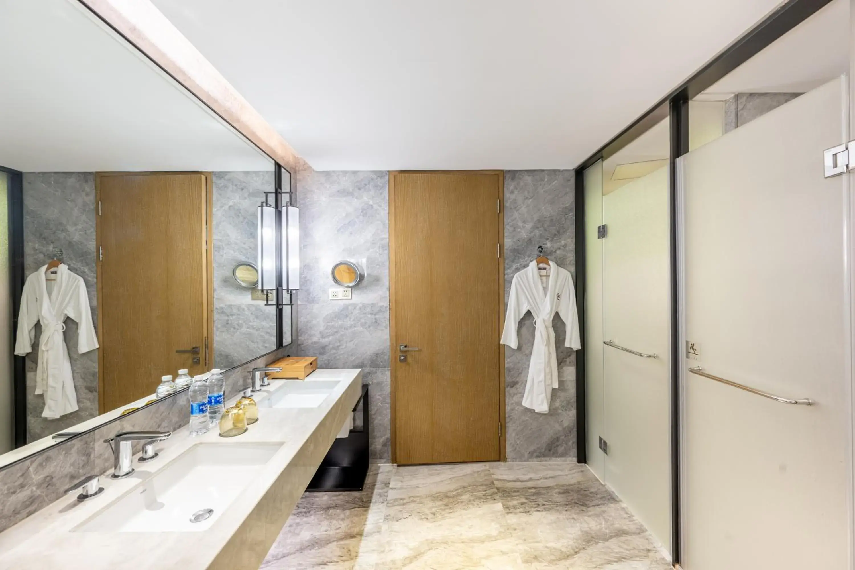 Deluxe Suite in Sheraton Grand Hangzhou Binjiang Hotel Deluxe Suite in Sheraton Grand Hangzhou Binjiang Hotel