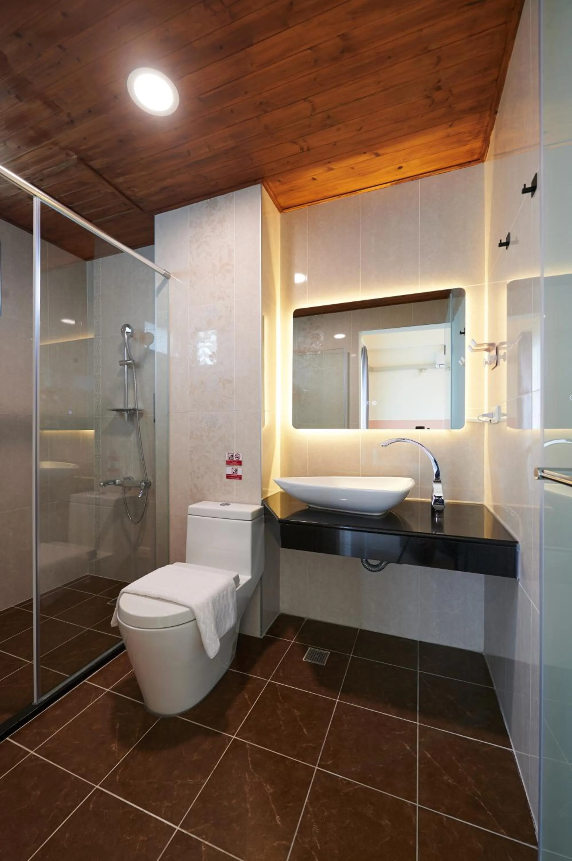 Toilet in Avenue B&B