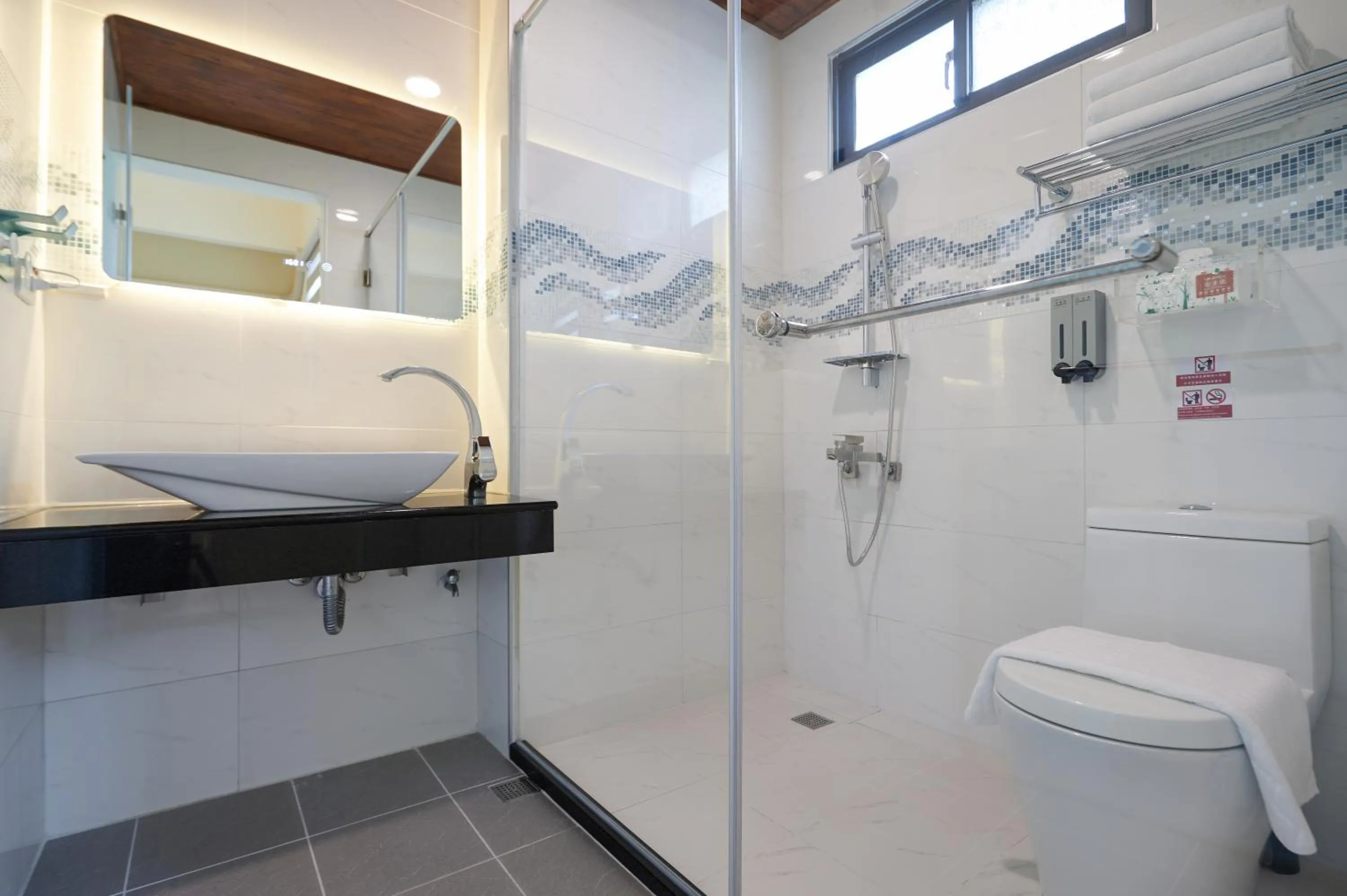 Toilet in Avenue B&B