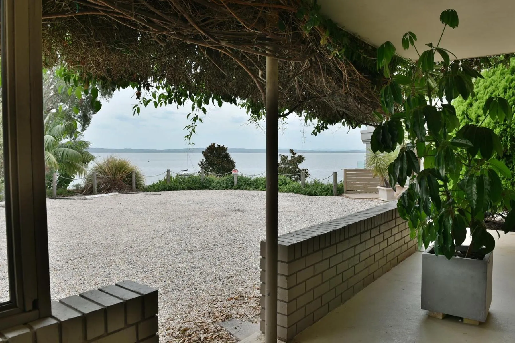 Dutchies Motel Nelson Bay & Dutchmans Beach Apartments