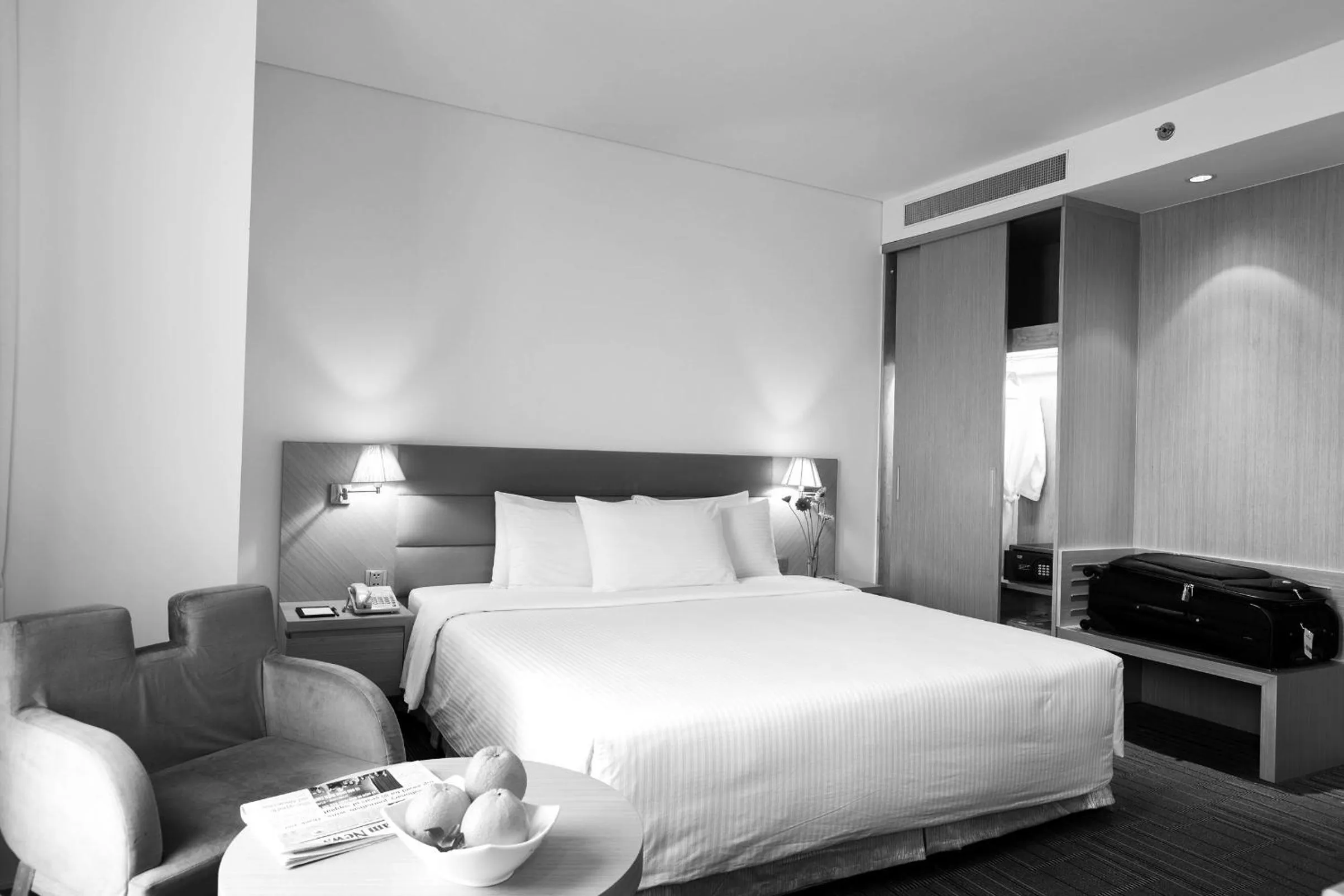 Photo of the whole room, Bed in Liberty Central Saigon Centre Hotel