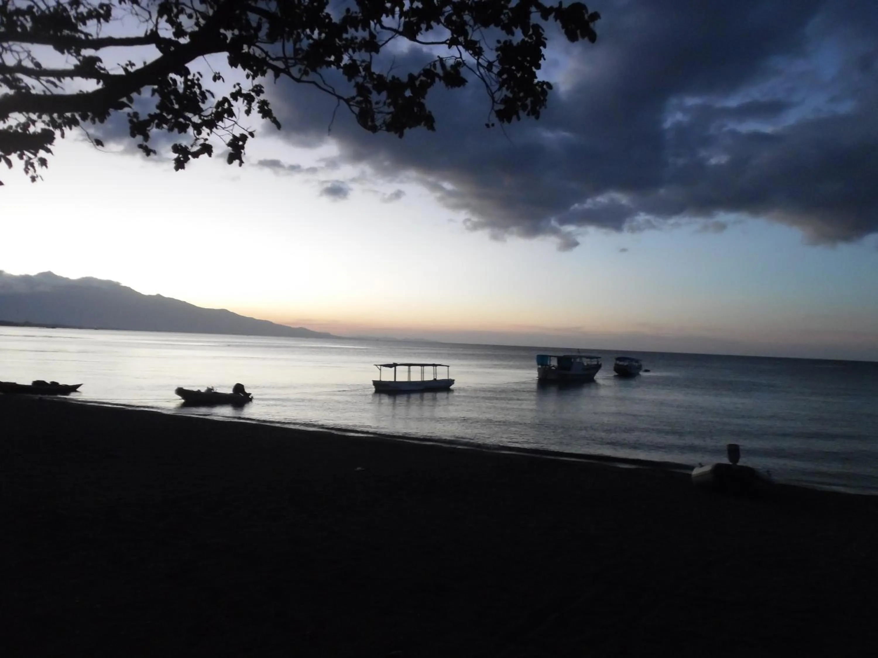 Beach in Sea World Club Beach Resort & Dive Center, RESORT THAT SUPPORTS THE POOR