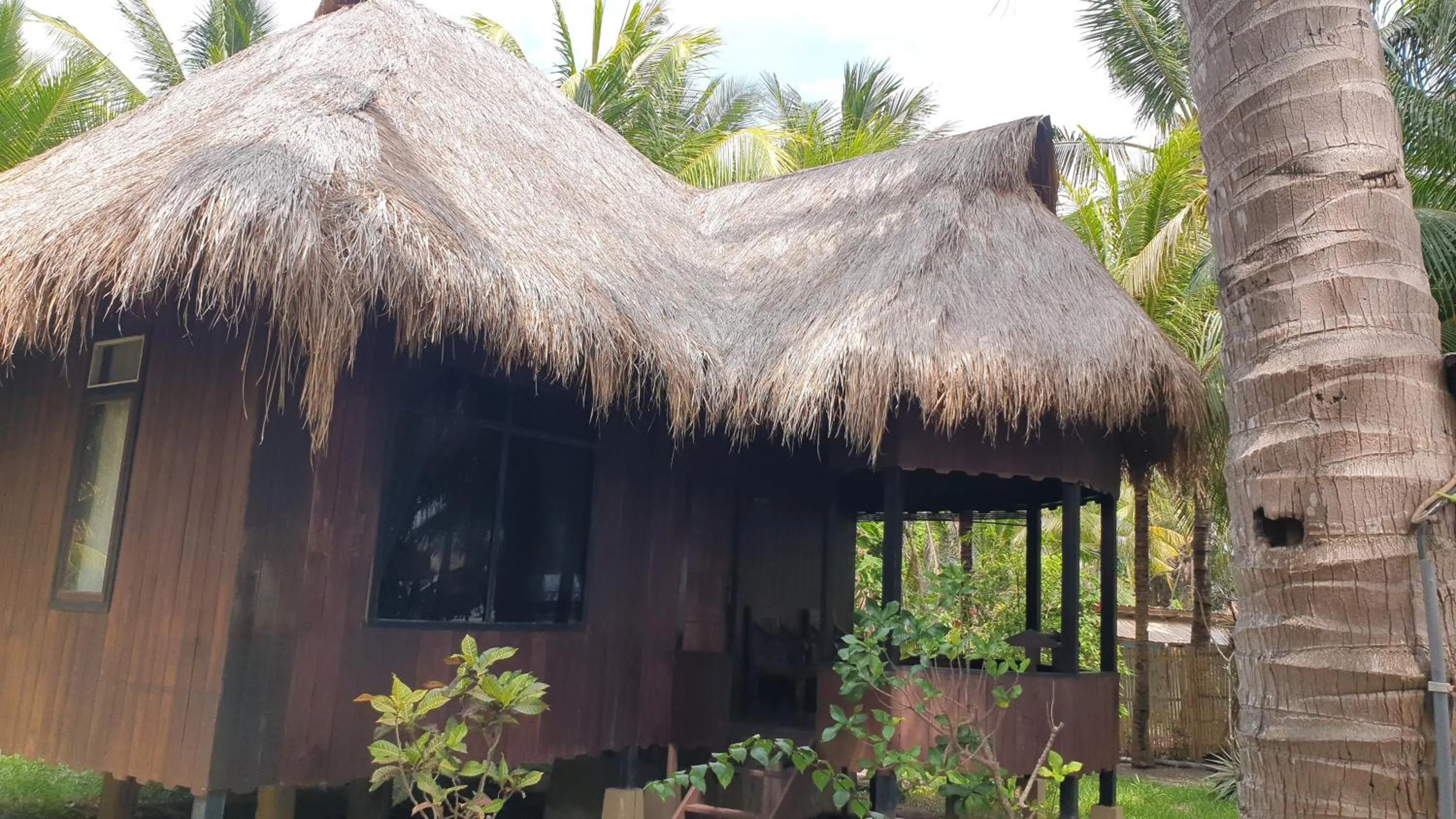 Sea World Club Beach Resort & Dive Center, RESORT THAT SUPPORTS THE POOR