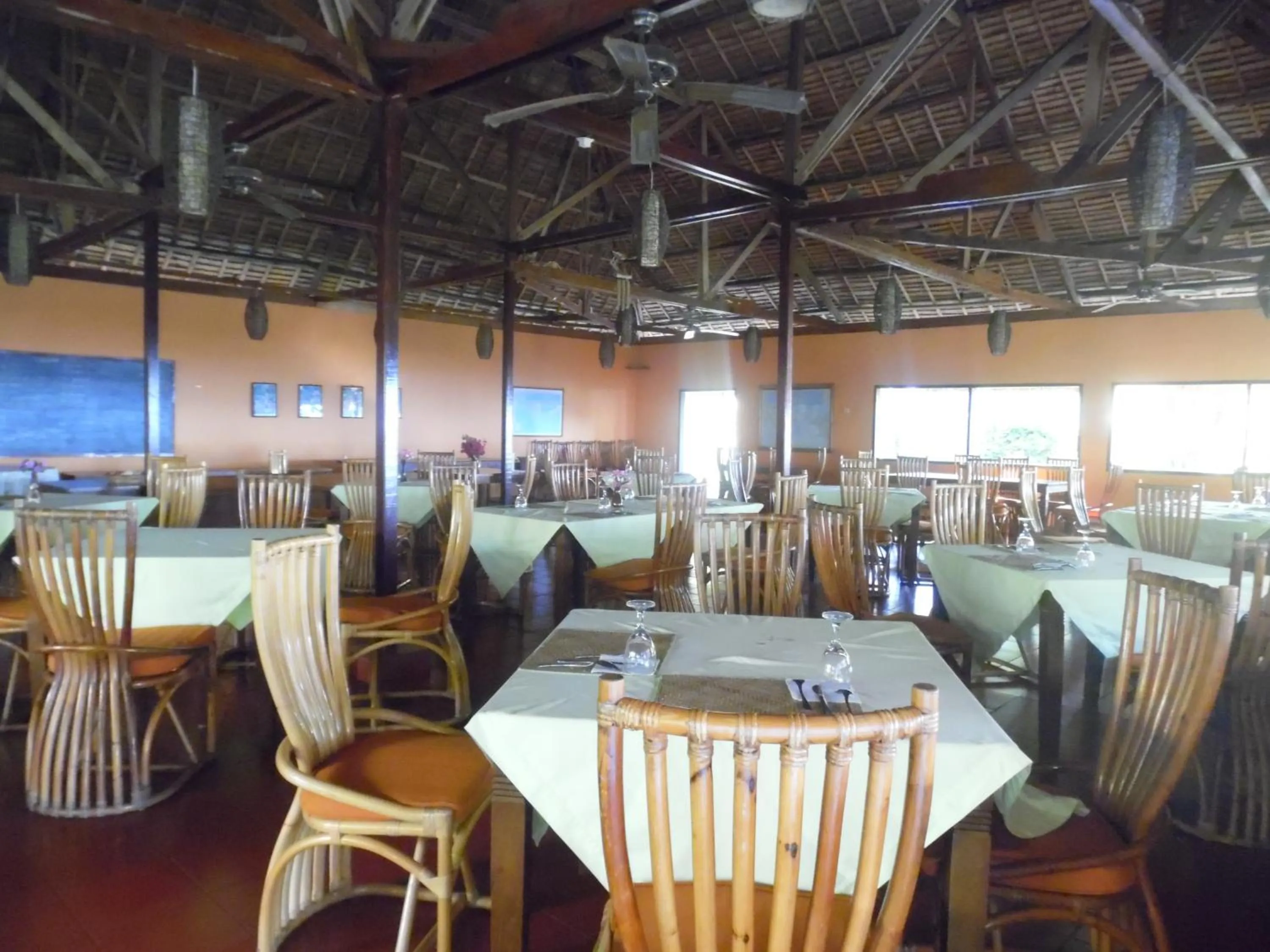 Restaurant/places to eat in Sea World Club Beach Resort & Dive Center, RESORT THAT SUPPORTS THE POOR