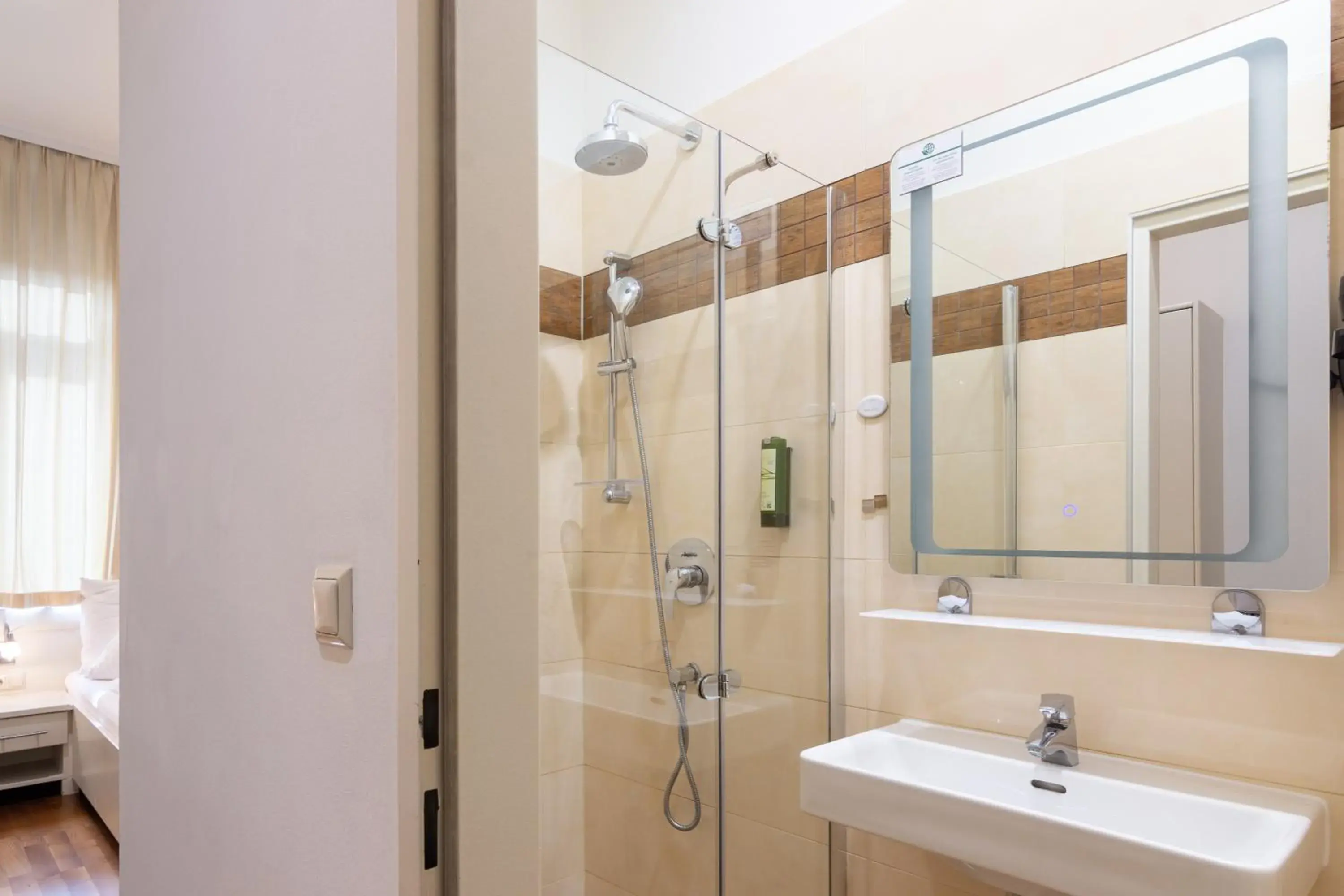 Standard Twin Room in EKONO By Leva Hotel Strasser Standard Twin Room in EKONO By Leva Hotel Strasser