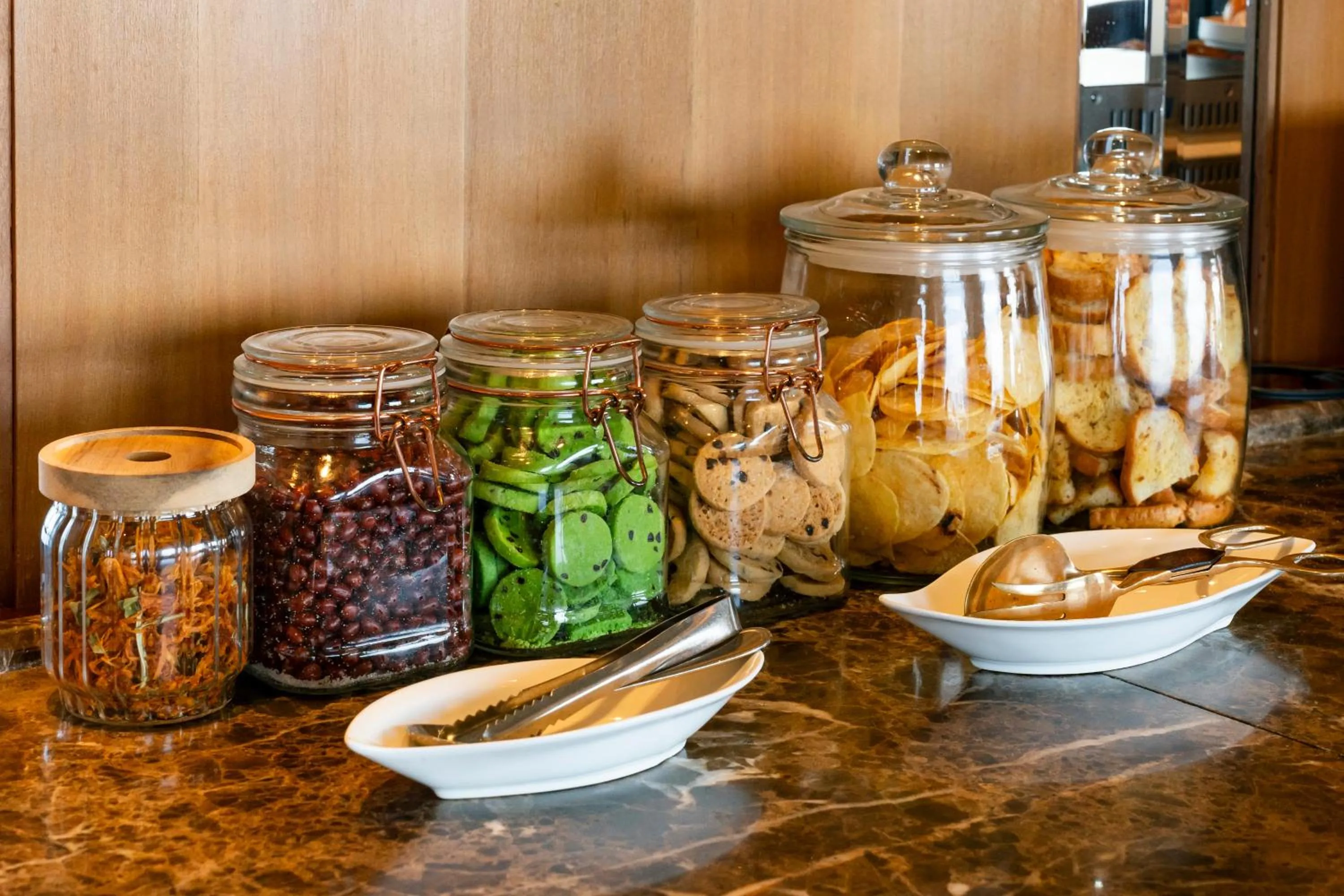 Lounge or bar in Hôtel du Parc Hanoï