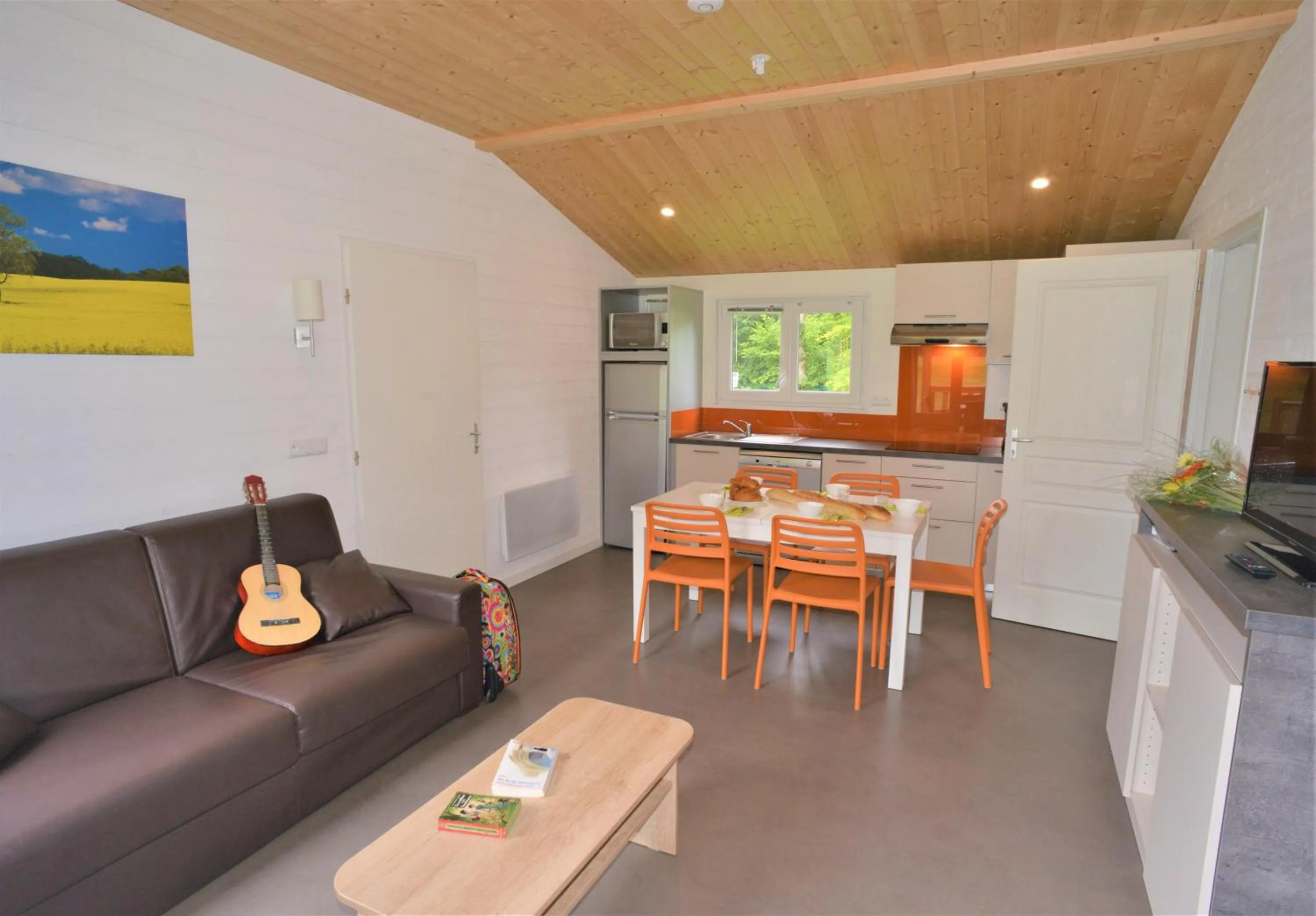 TV and multimedia in Camping Le Val de Landrouet