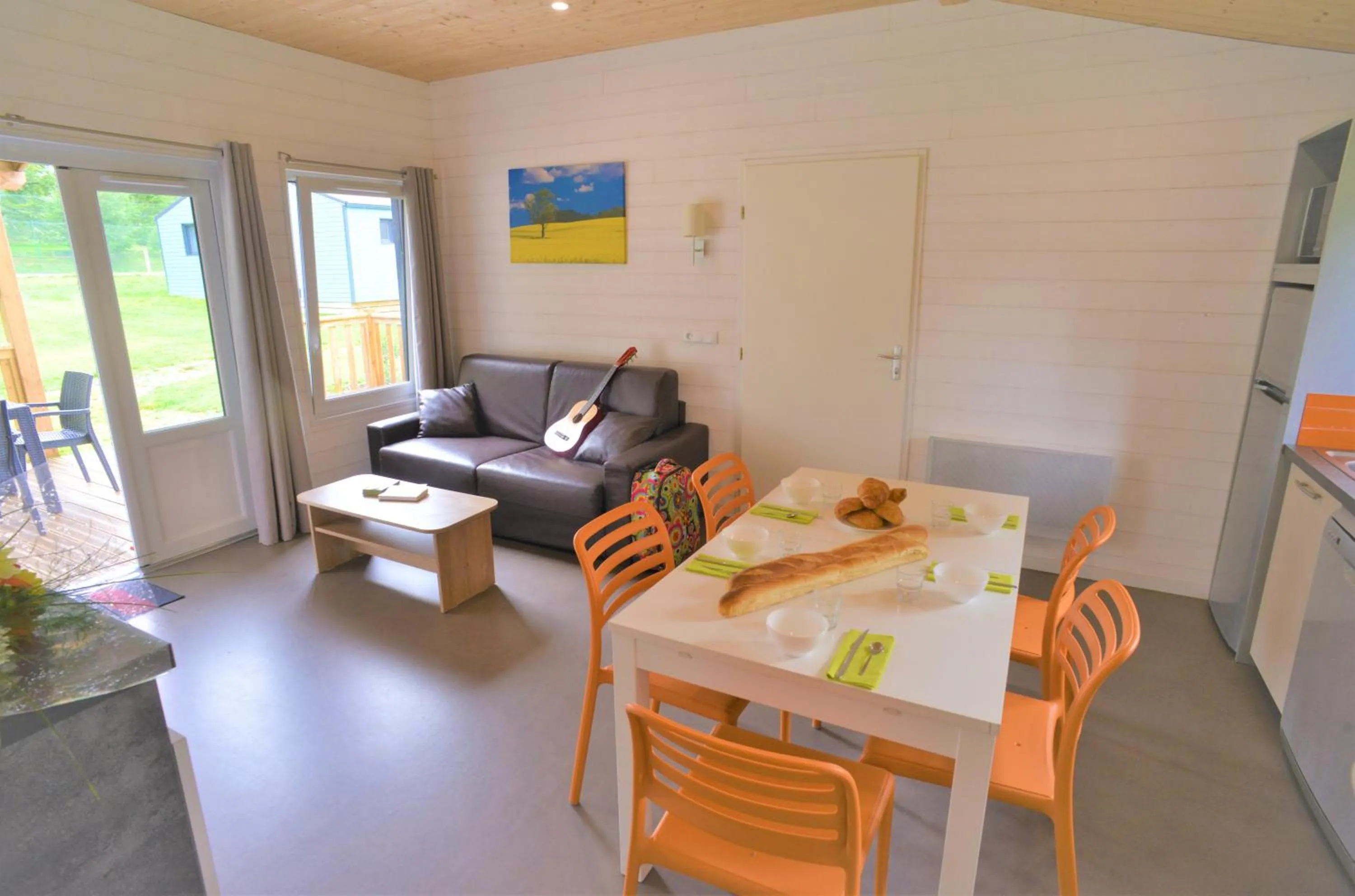 Kitchen or kitchenette in Camping Le Val de Landrouet