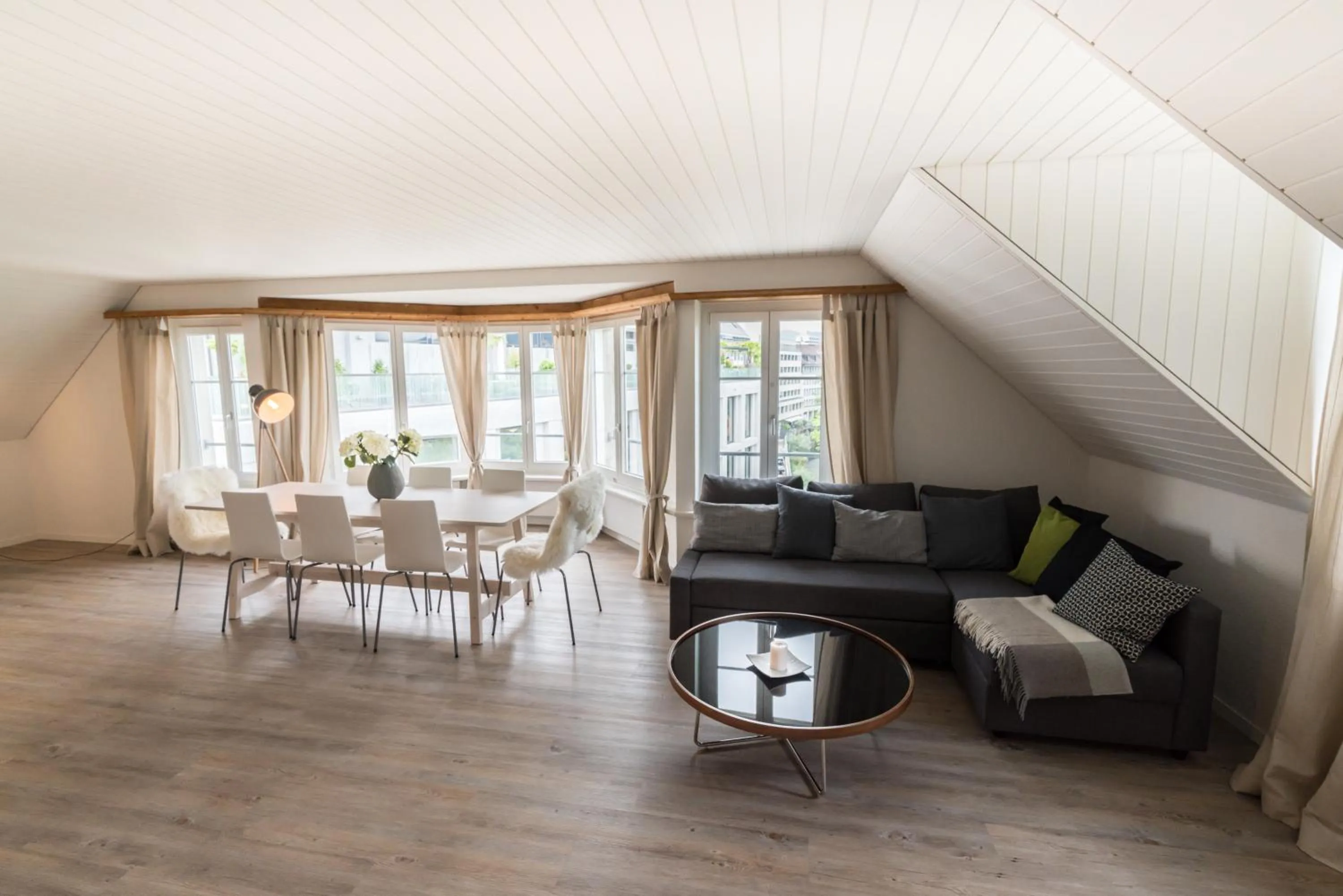 Living room in Löwenplatz Apartment near Station by Airhome