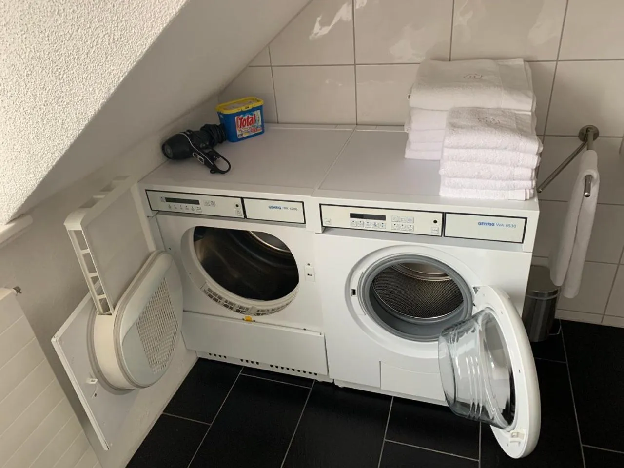 Bathroom in Löwenplatz Apartment near Station by Airhome