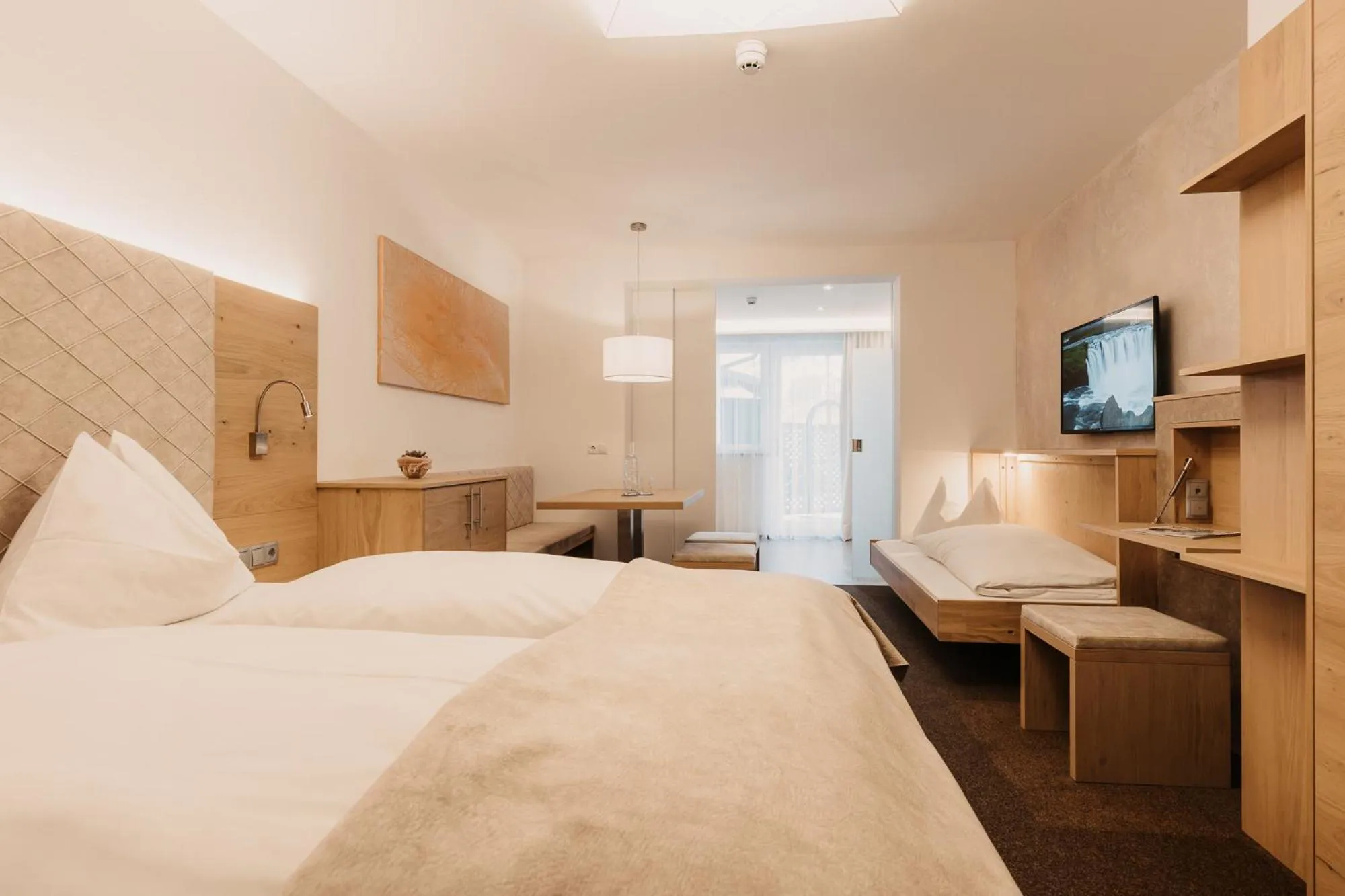 Photo of the whole room, Bed in Alpina Wagrain