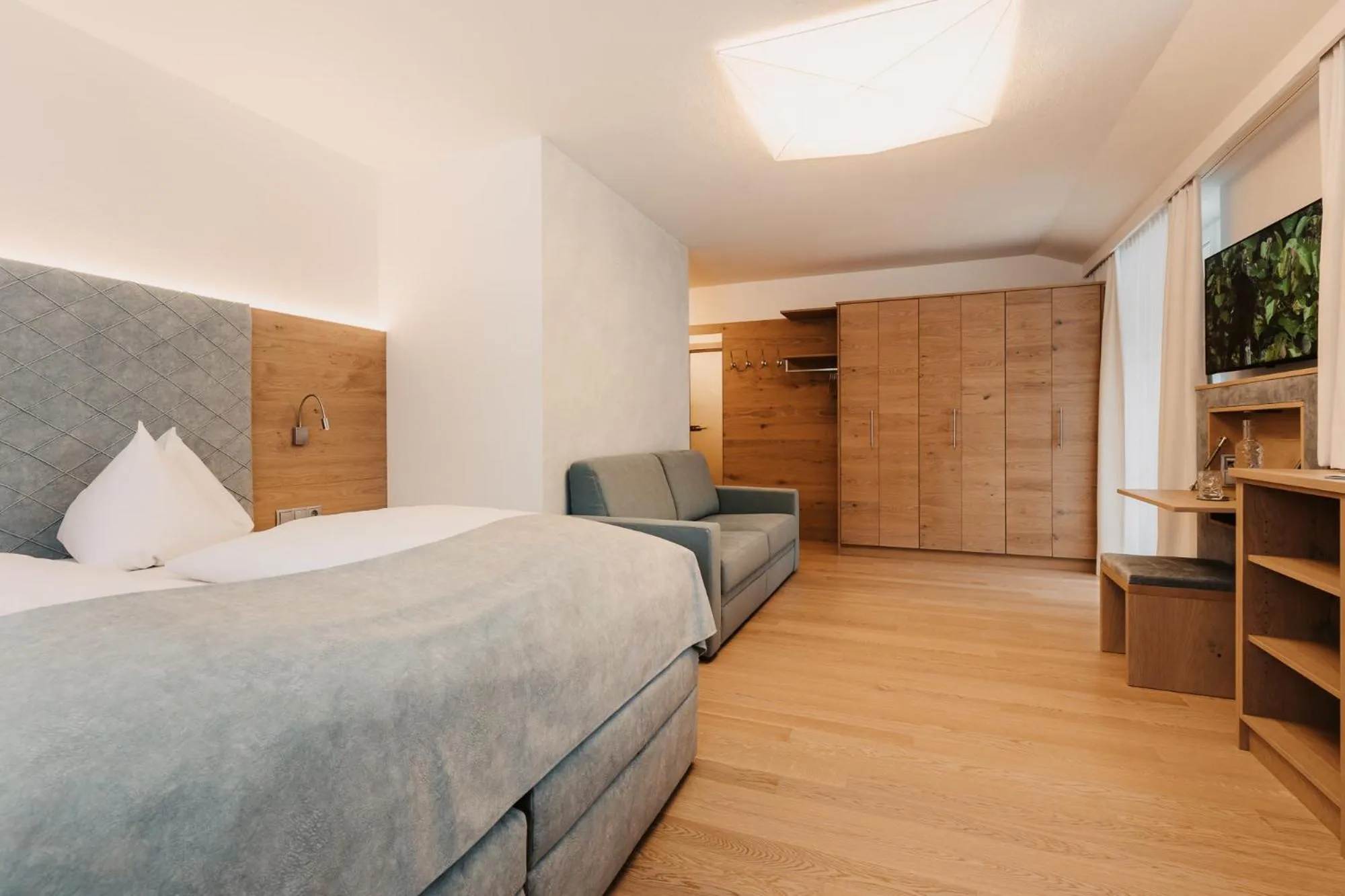 Photo of the whole room, Bed in Alpina Wagrain