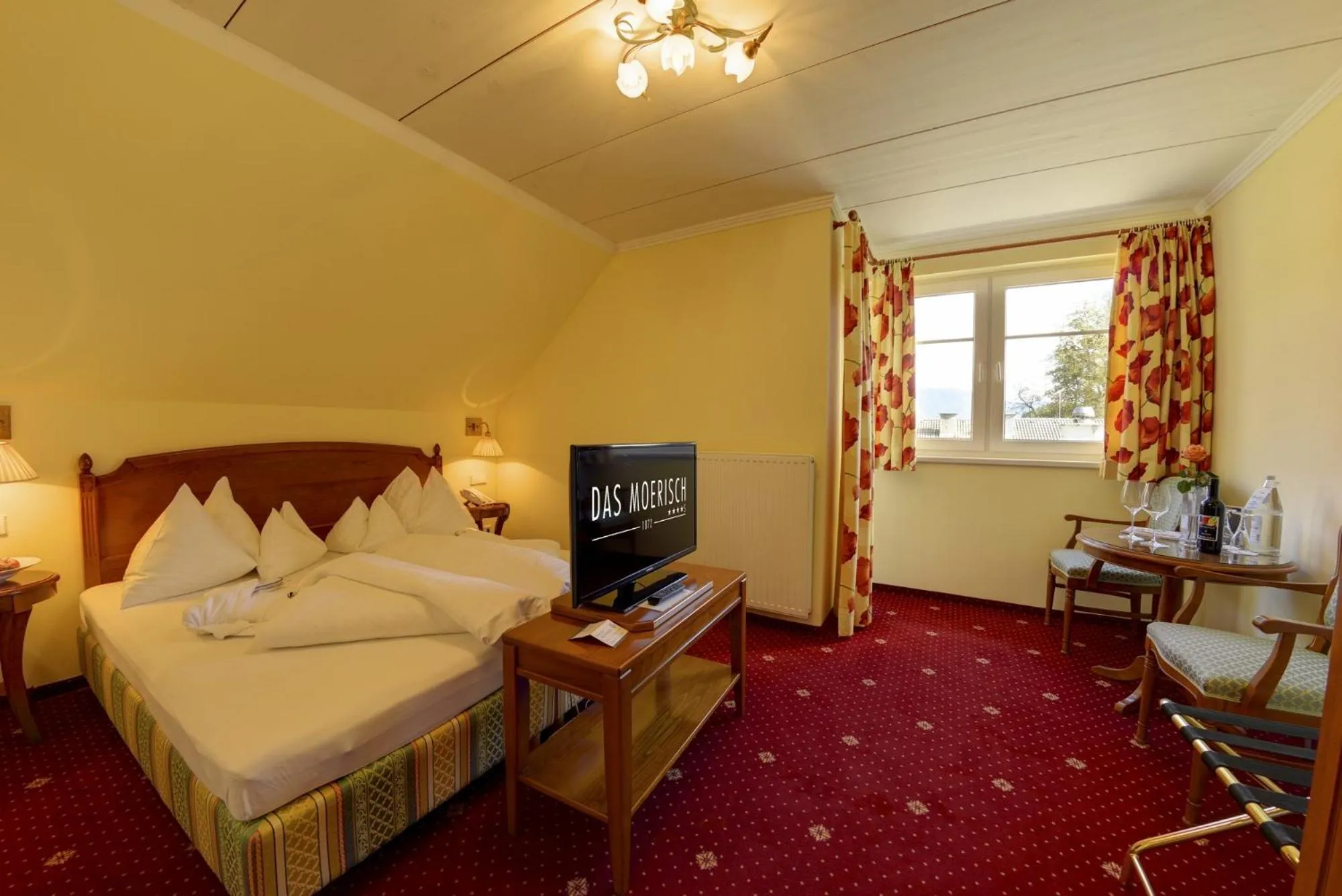 Communal lounge/ TV room, Bed in Das Moerisch