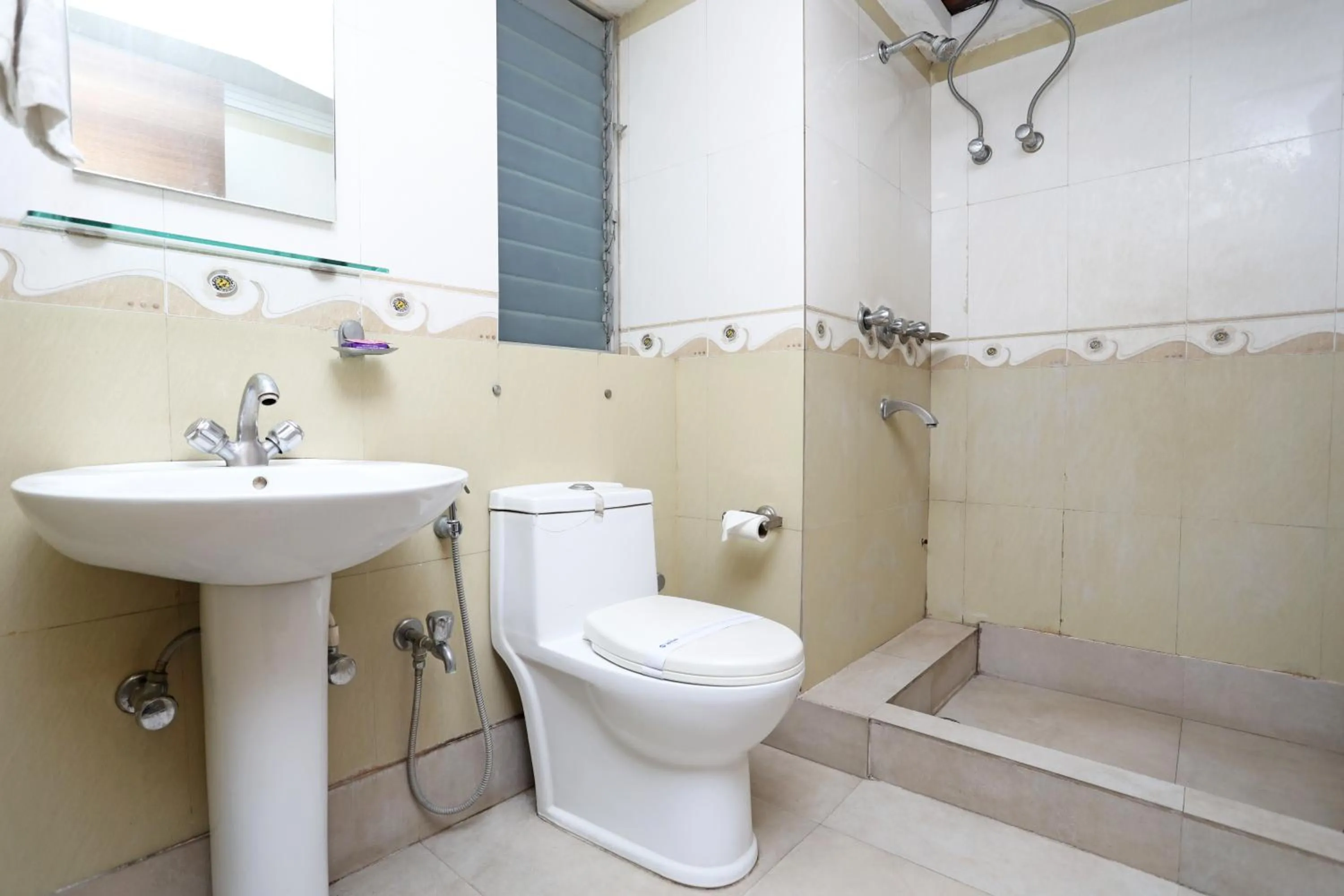 Toilet in Hotel Rushabh Home