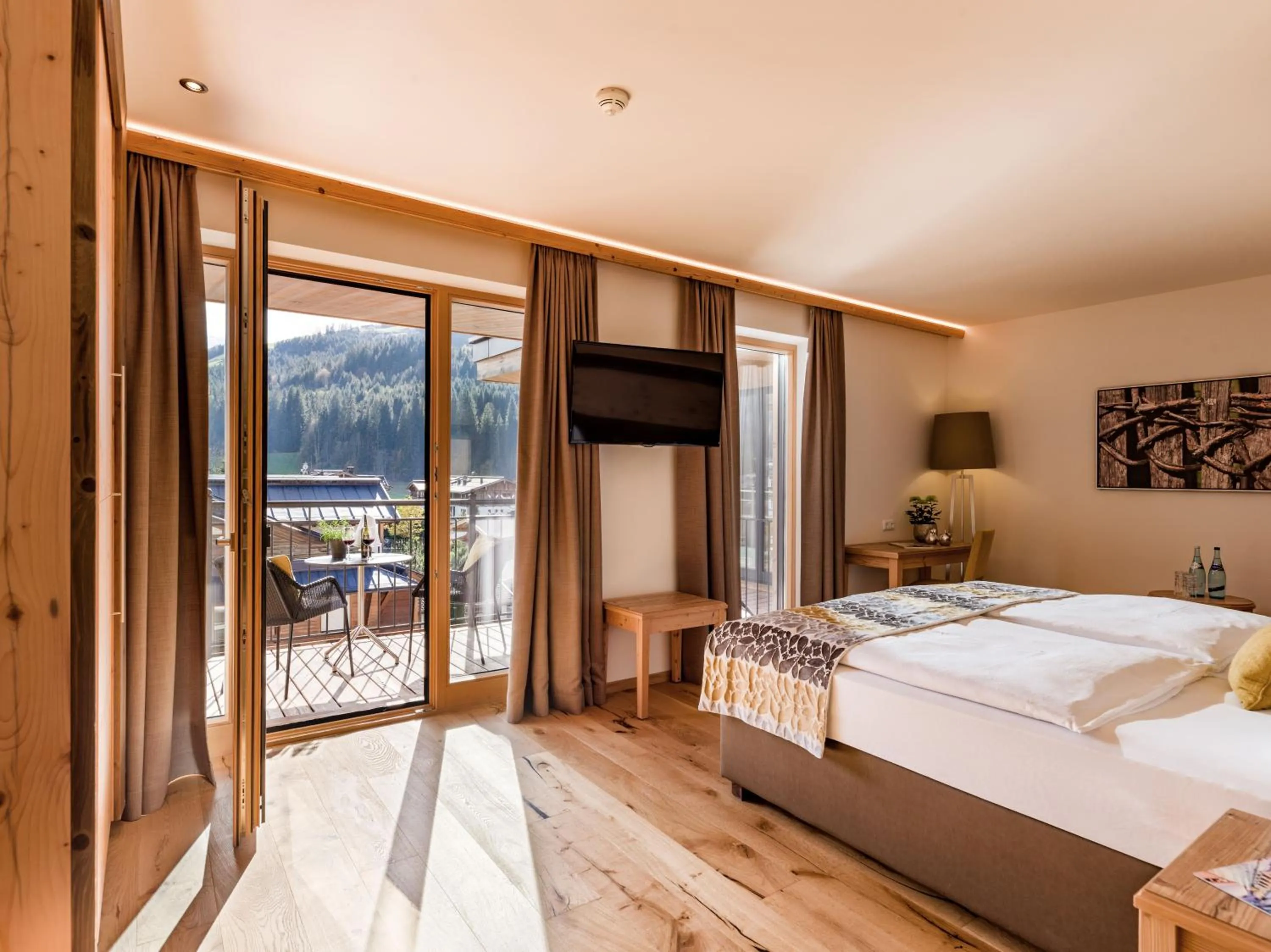 Bedroom, Bed in Hotel Zentral ****superior