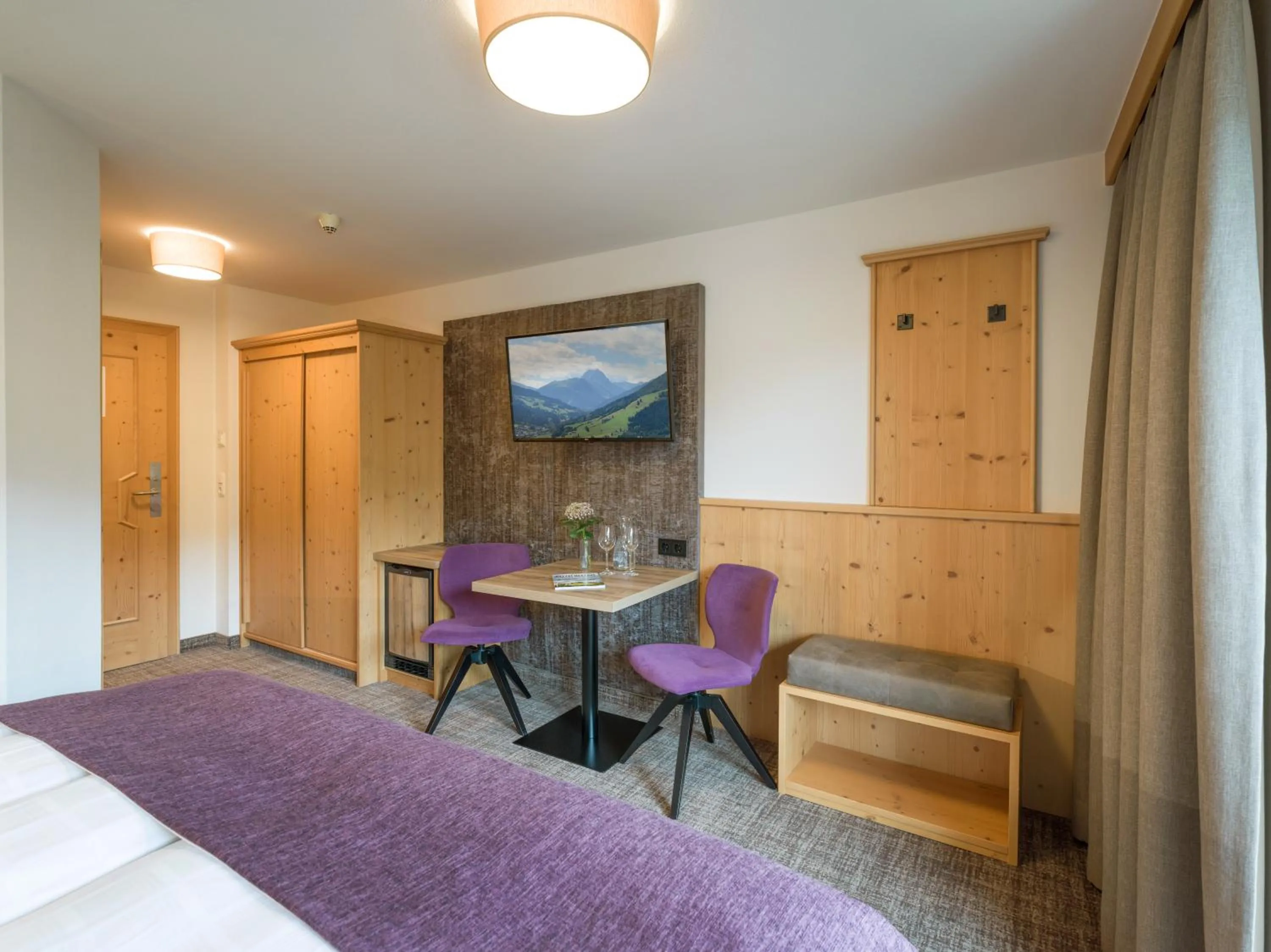 TV and multimedia, Bed in Hotel Zentral ****superior