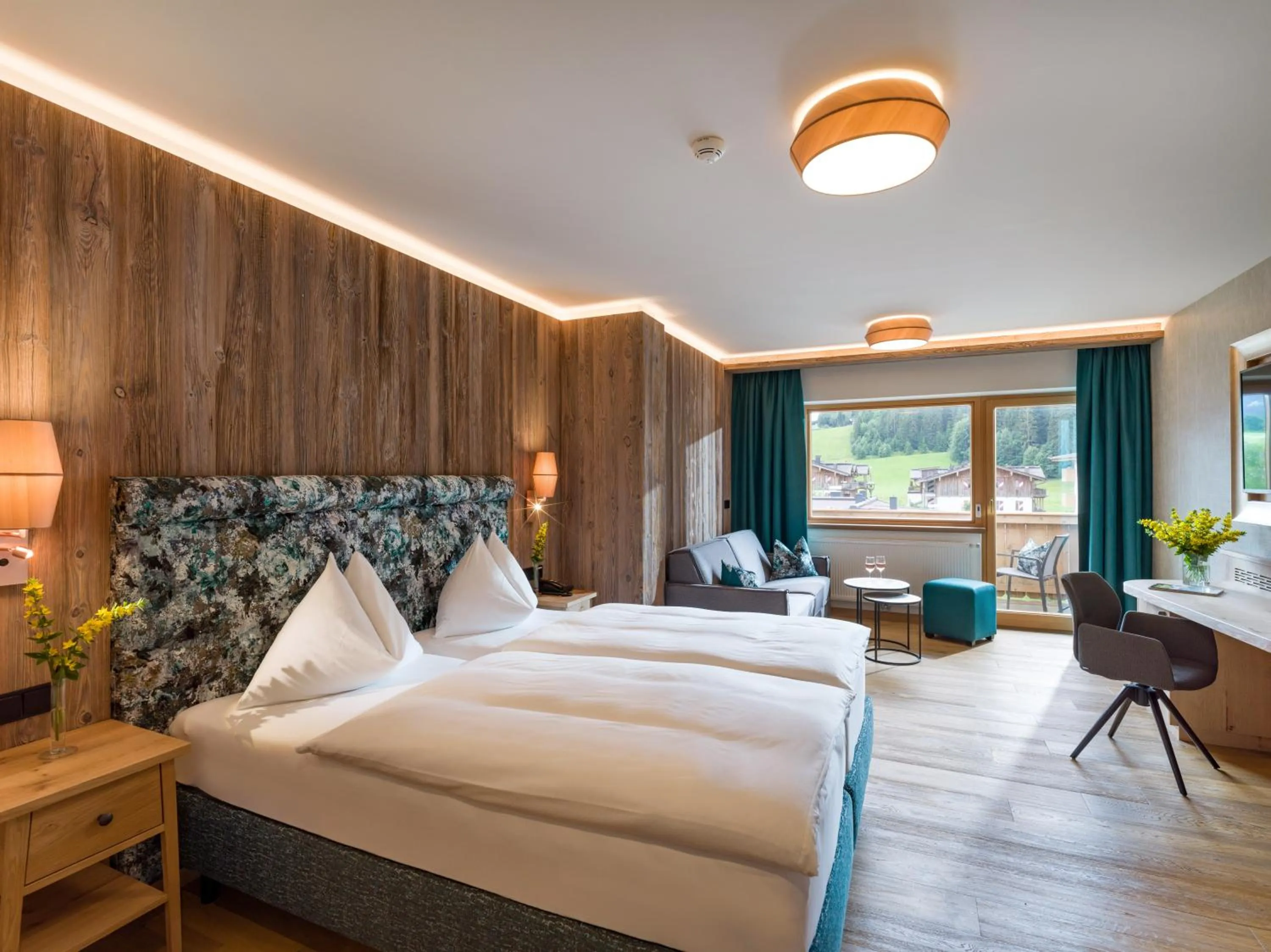 Photo of the whole room, Bed in Hotel Zentral ****superior