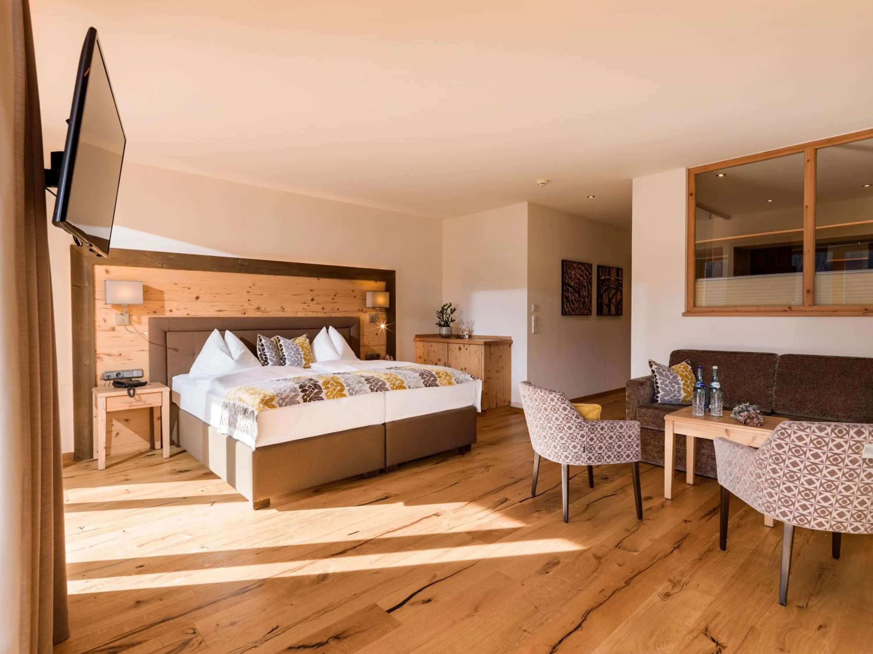 Photo of the whole room, Bed in Hotel Zentral ****superior