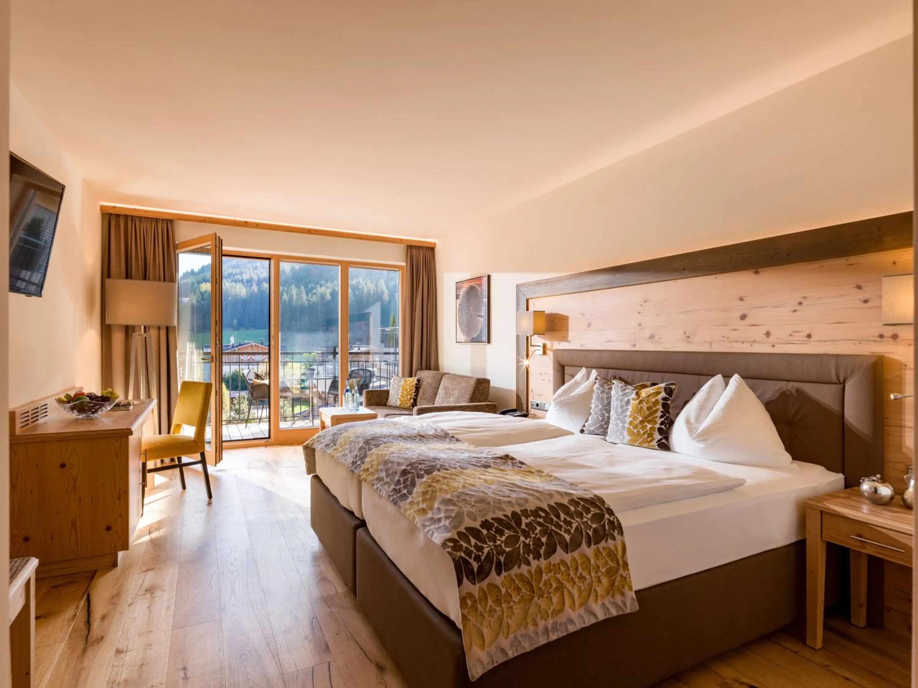 Bedroom, Bed in Hotel Zentral ****superior