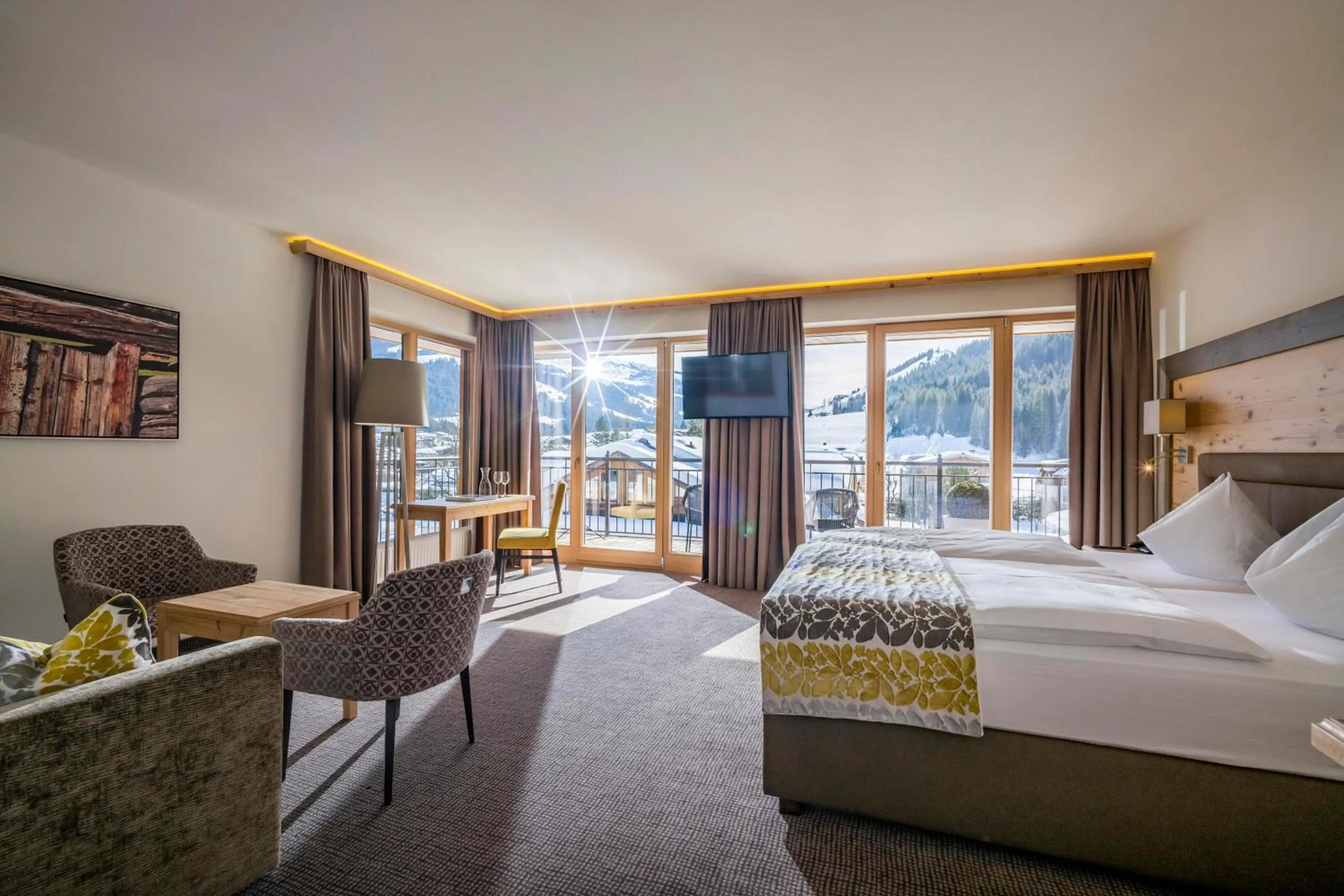 Photo of the whole room, Bed in Hotel Zentral ****superior