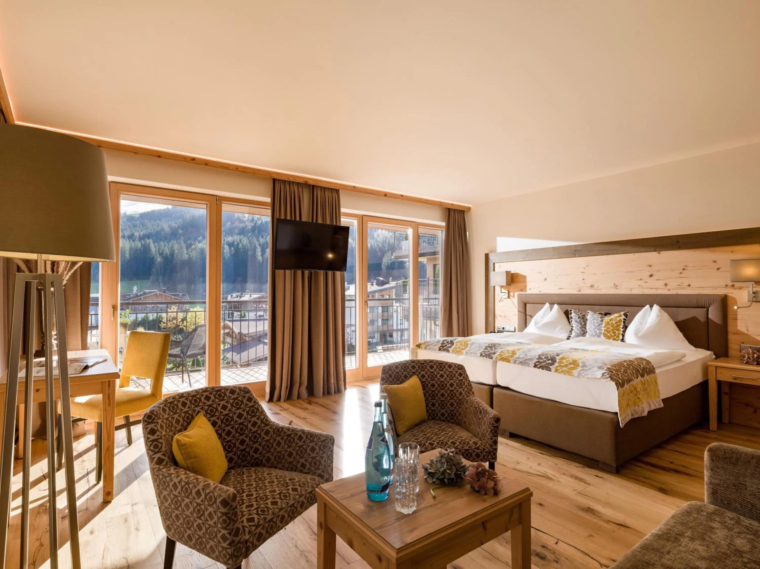 Photo of the whole room, Bed in Hotel Zentral ****superior