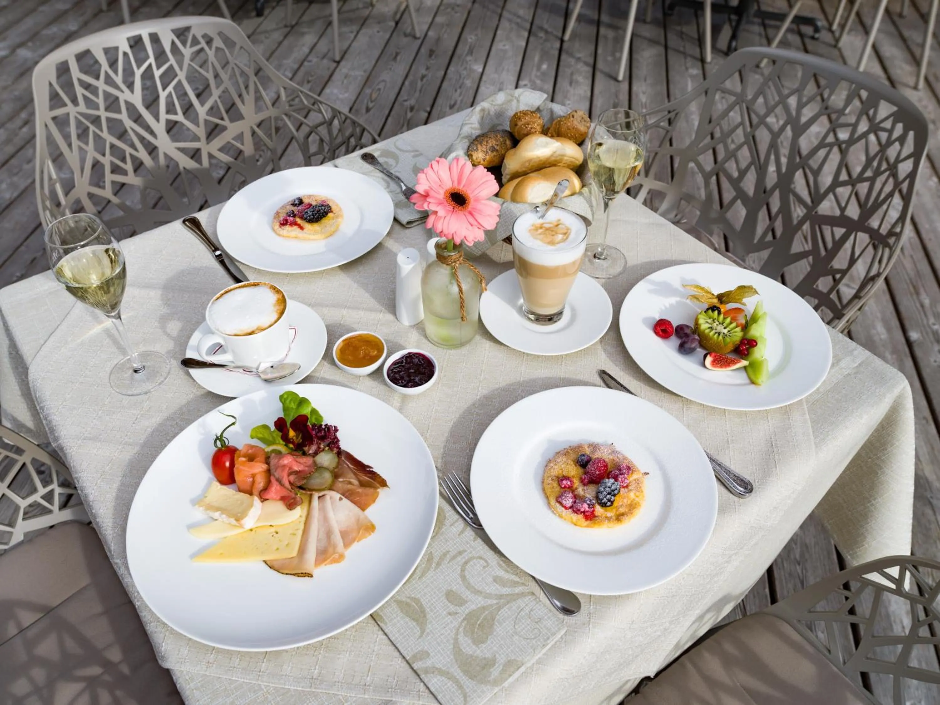 Food and drinks in Hotel Zentral ****superior