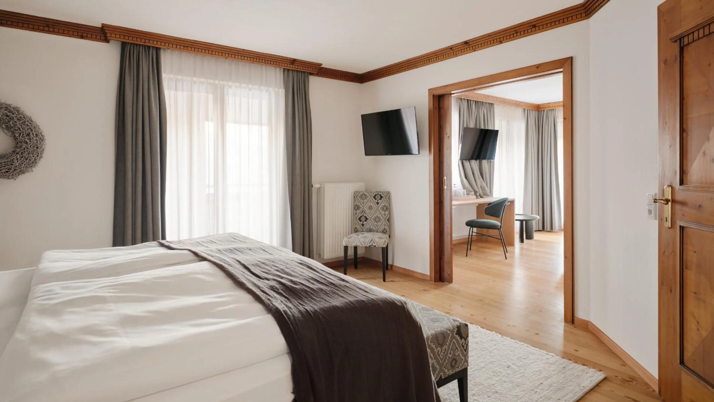 Photo of the whole room, Bed in Hotel Oberforsthof