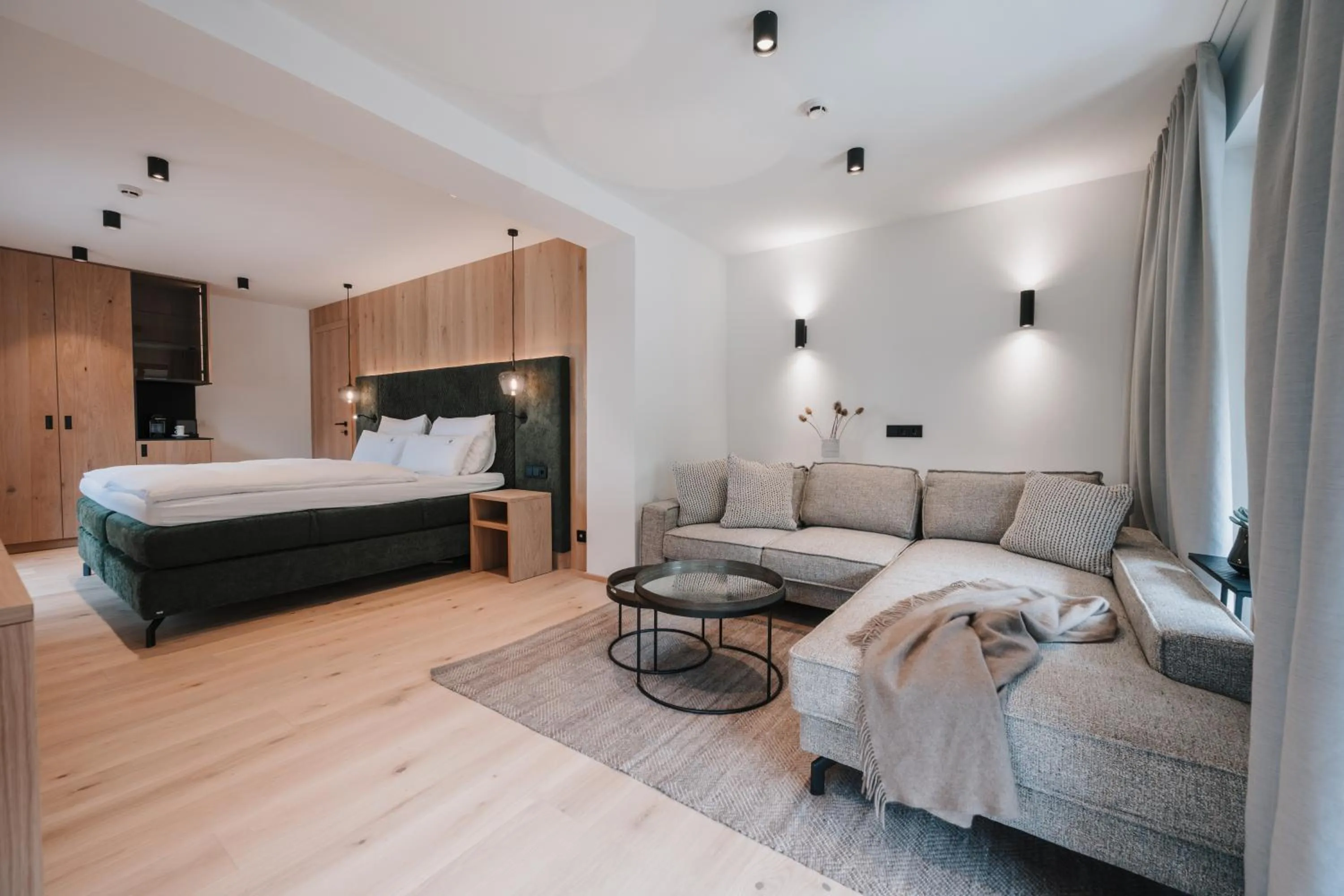 Bathroom, Bed in Hotel Oberforsthof