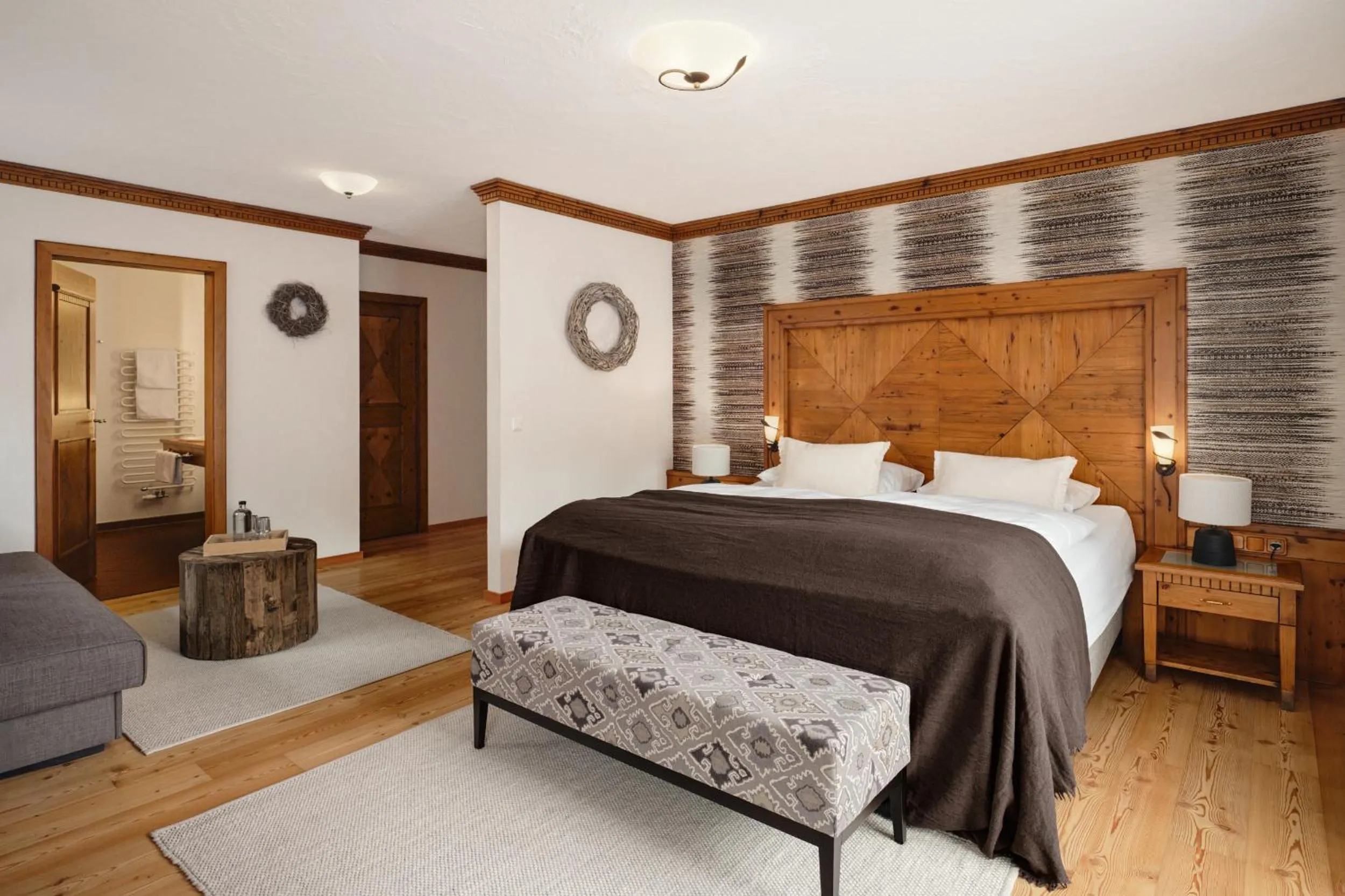 Photo of the whole room, Bed in Hotel Oberforsthof