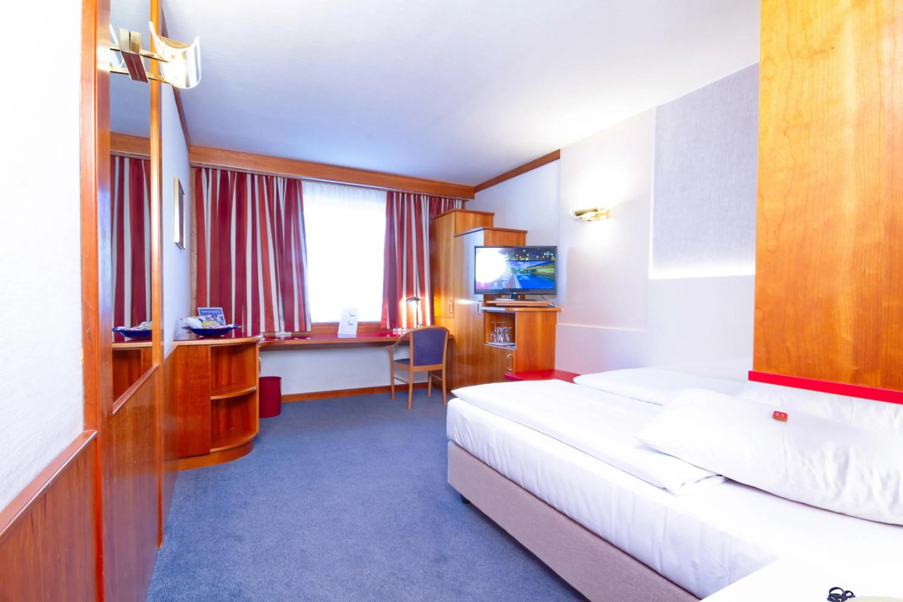 TV and multimedia, Bed in Vienna Sporthotel