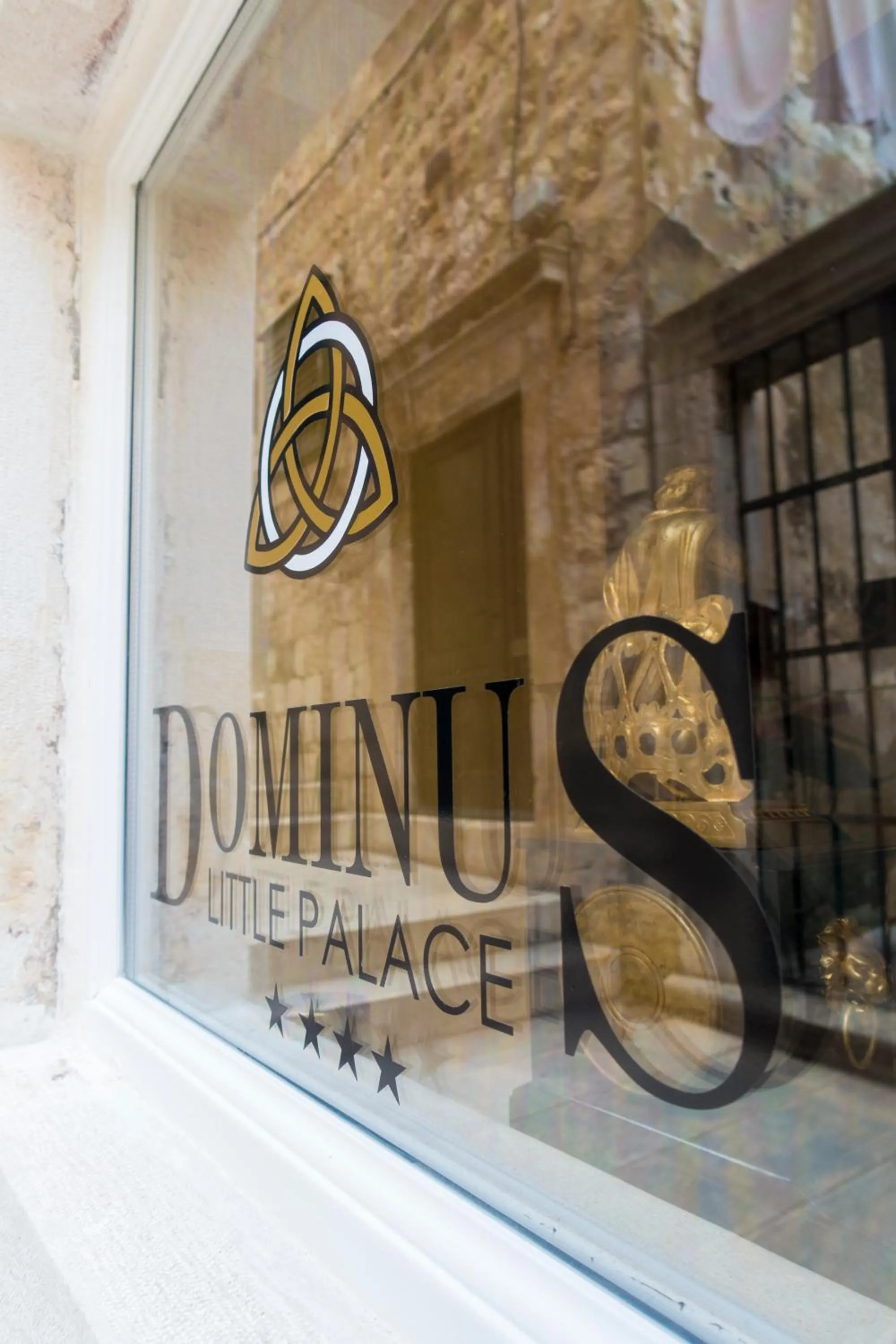 Property building in Dominus Little Palace