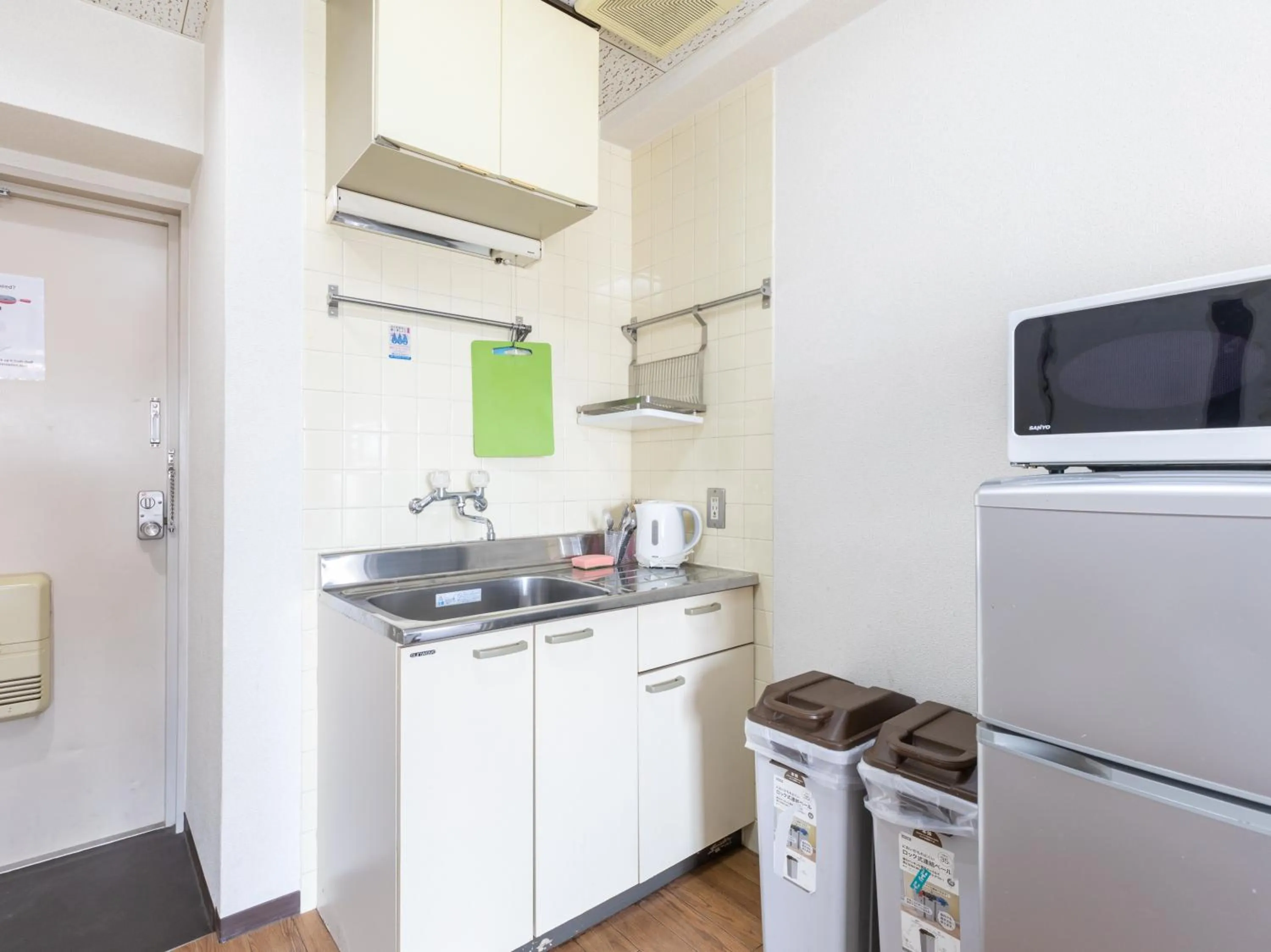 Kitchen or kitchenette, Kitchen/Kitchenette in Sakura Guesthouse