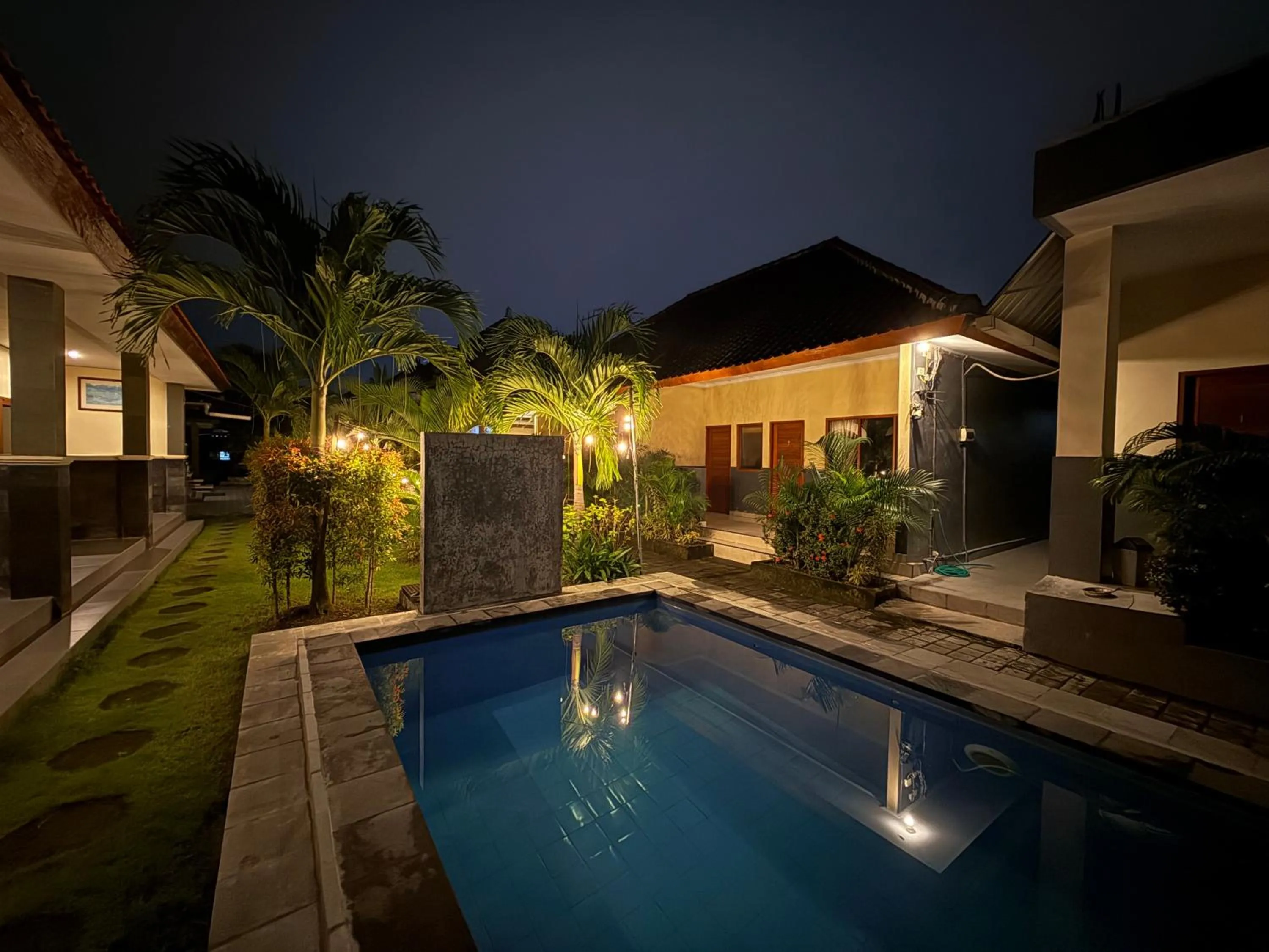 Swimming pool in Dega Gardens