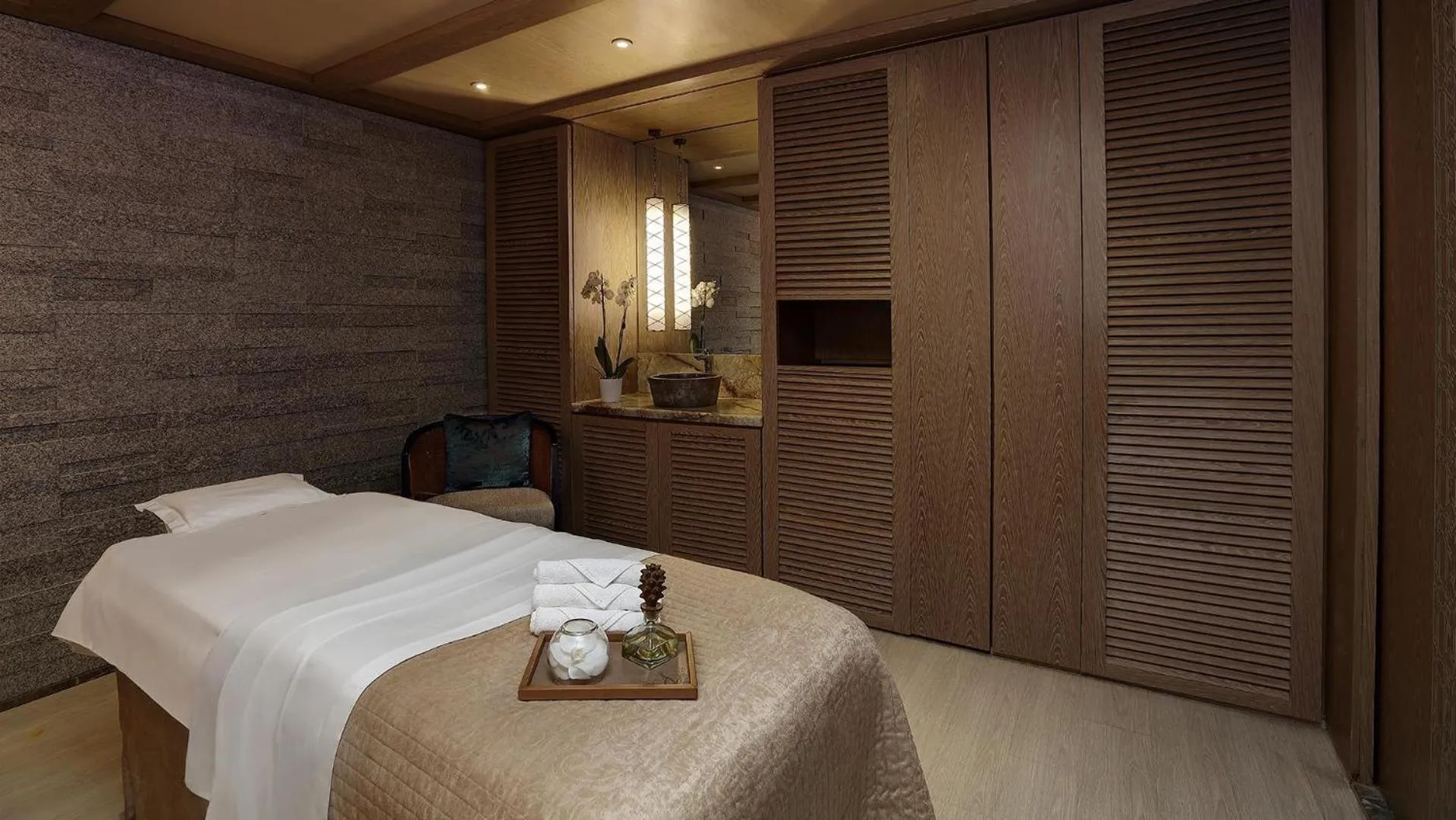 Spa and wellness centre/facilities, Bed in Kempinski Summerland Hotel & Resort Beirut