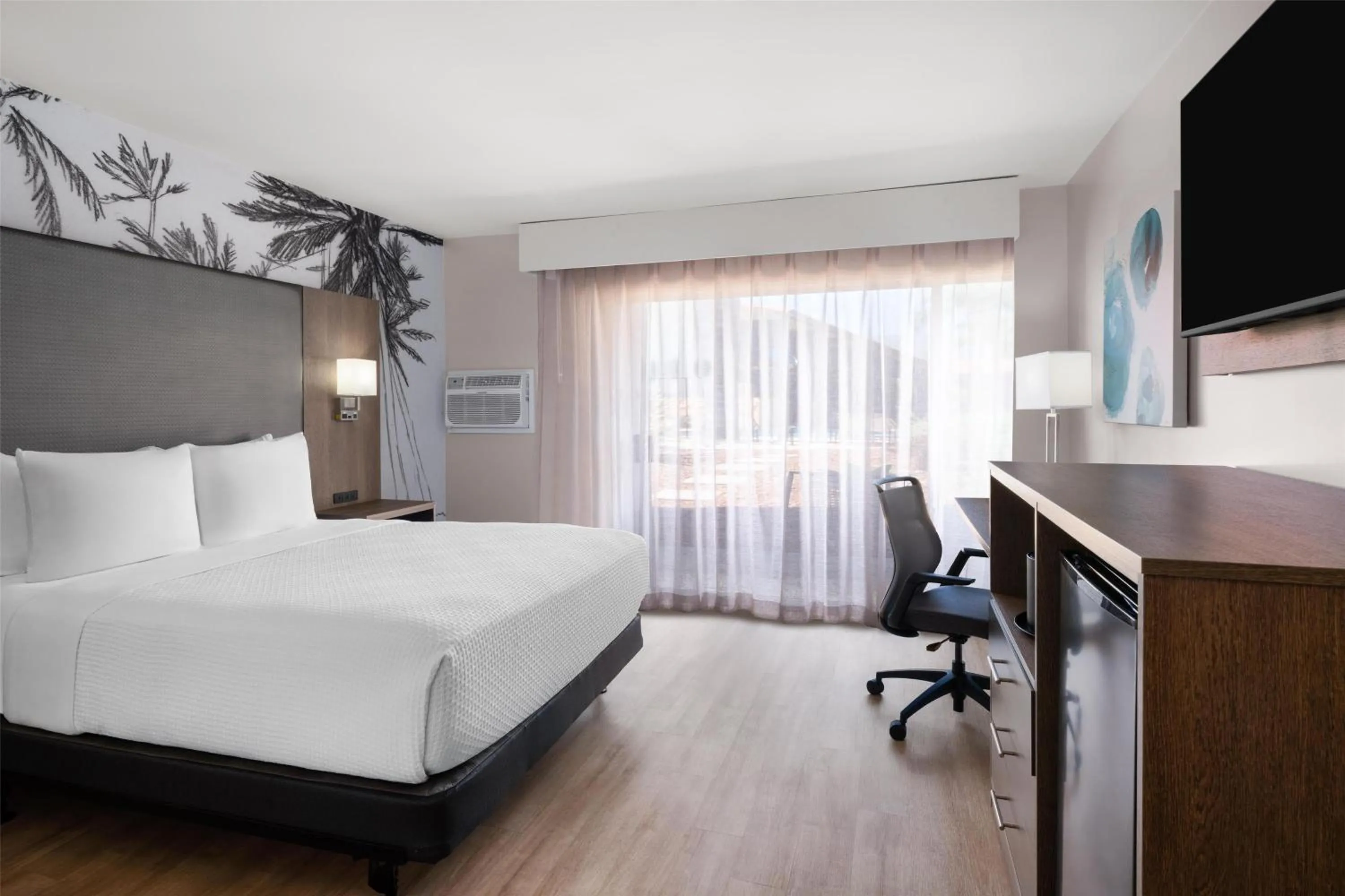 Bedroom, Bed in Best Western Plus Pepper Tree Inn