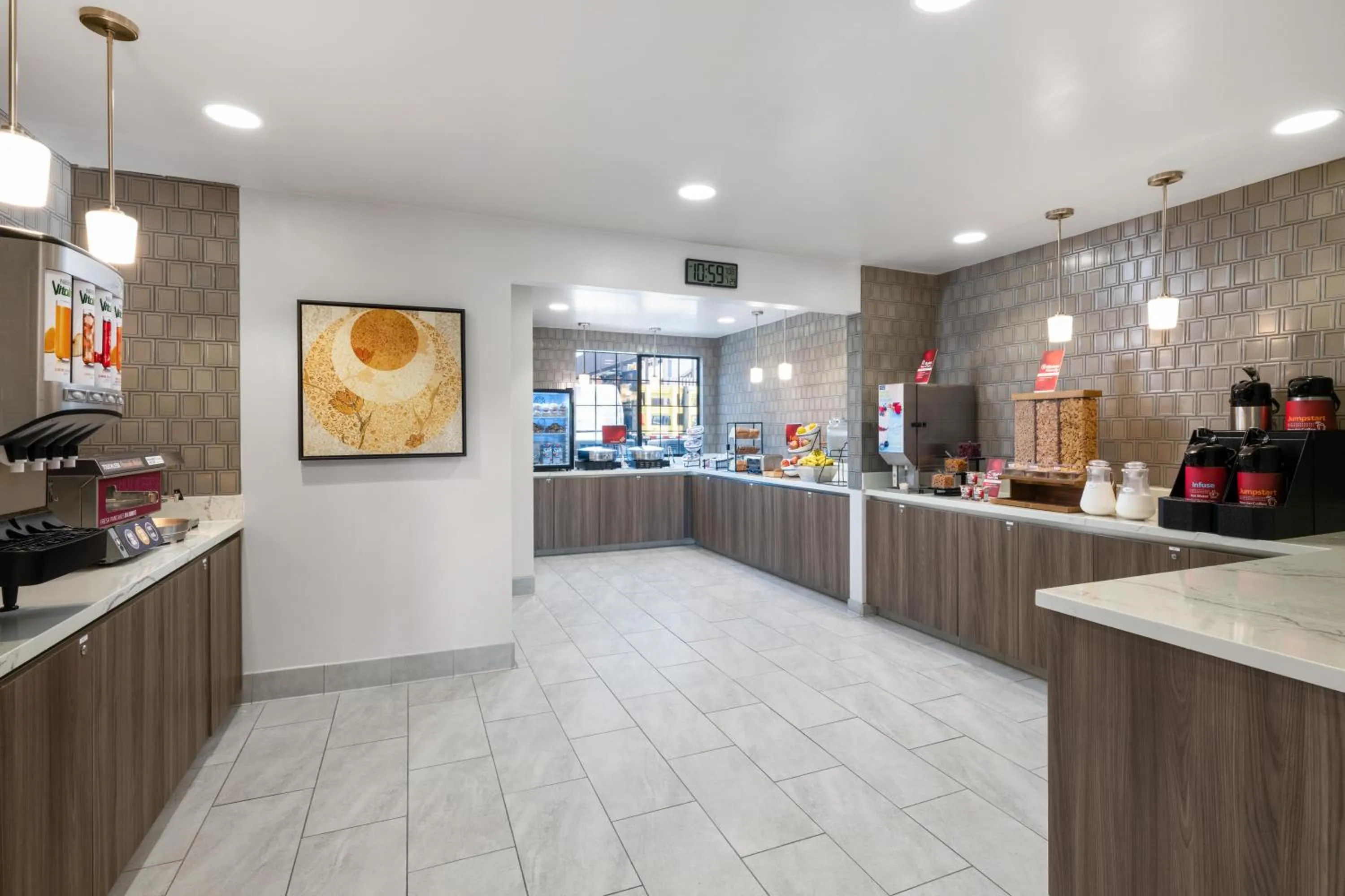 Breakfast in Best Western Plus Pepper Tree Inn