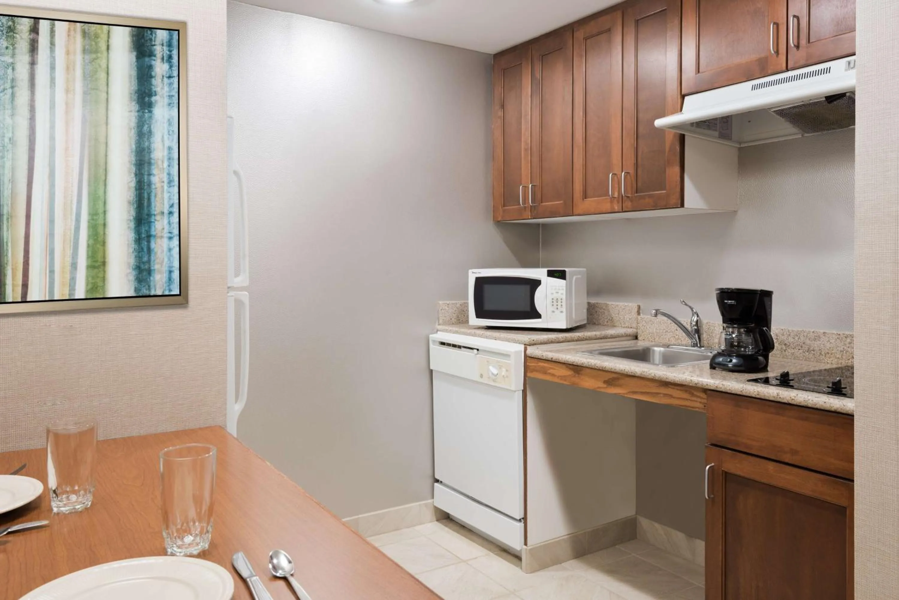 Kitchen or kitchenette in Homewood Suites by Hilton Holyoke-Springfield/North