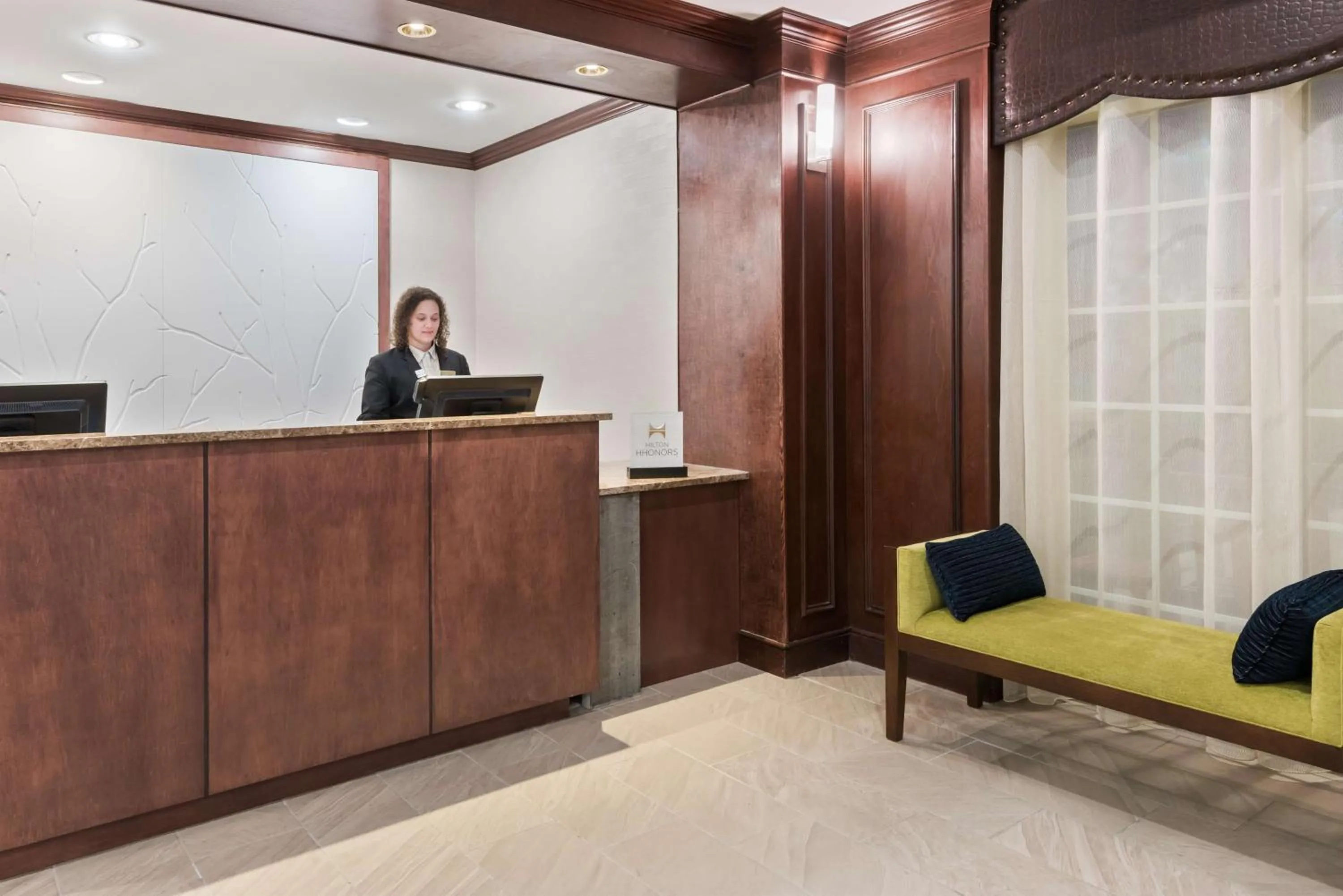 Lobby or reception in Homewood Suites by Hilton Holyoke-Springfield/North