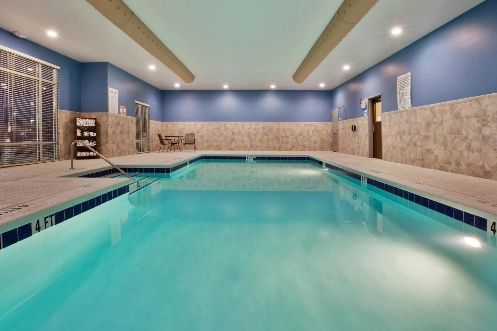 Swimming pool in Holiday Inn Express Hotel & Suites Atlanta Airport West - Camp Creek by IHG