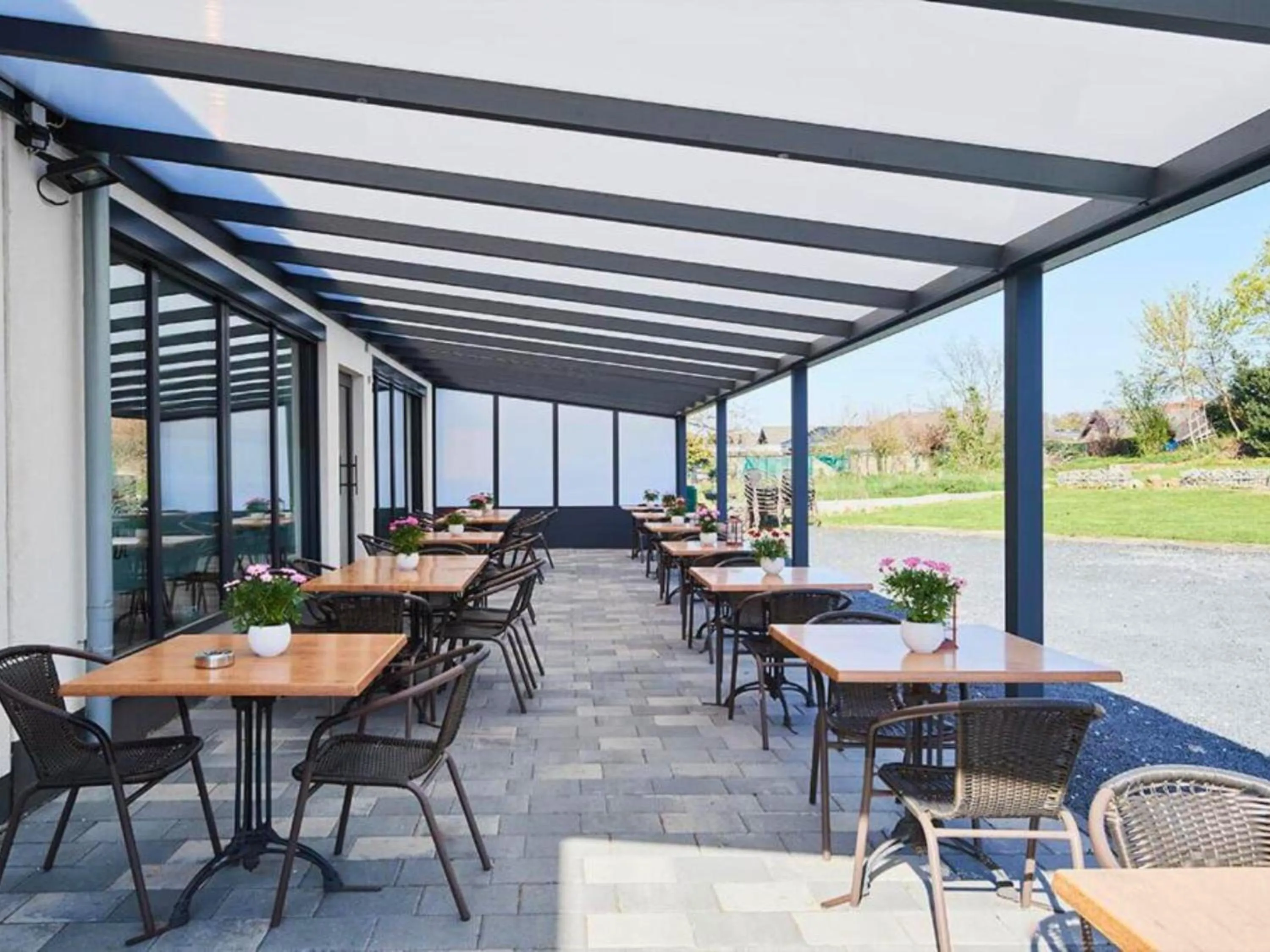 Restaurant/places to eat in Hotel Sarah