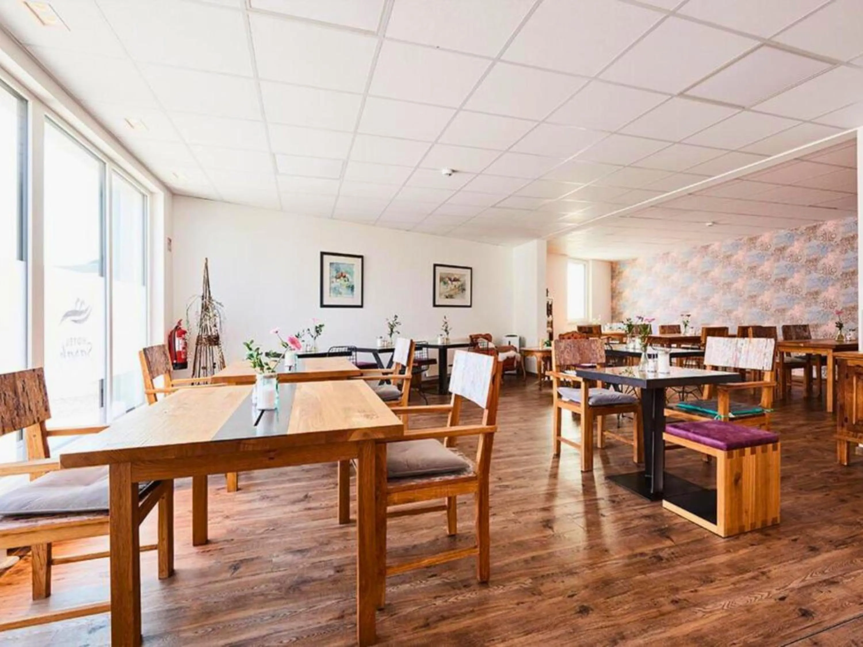 Restaurant/places to eat in Hotel Sarah