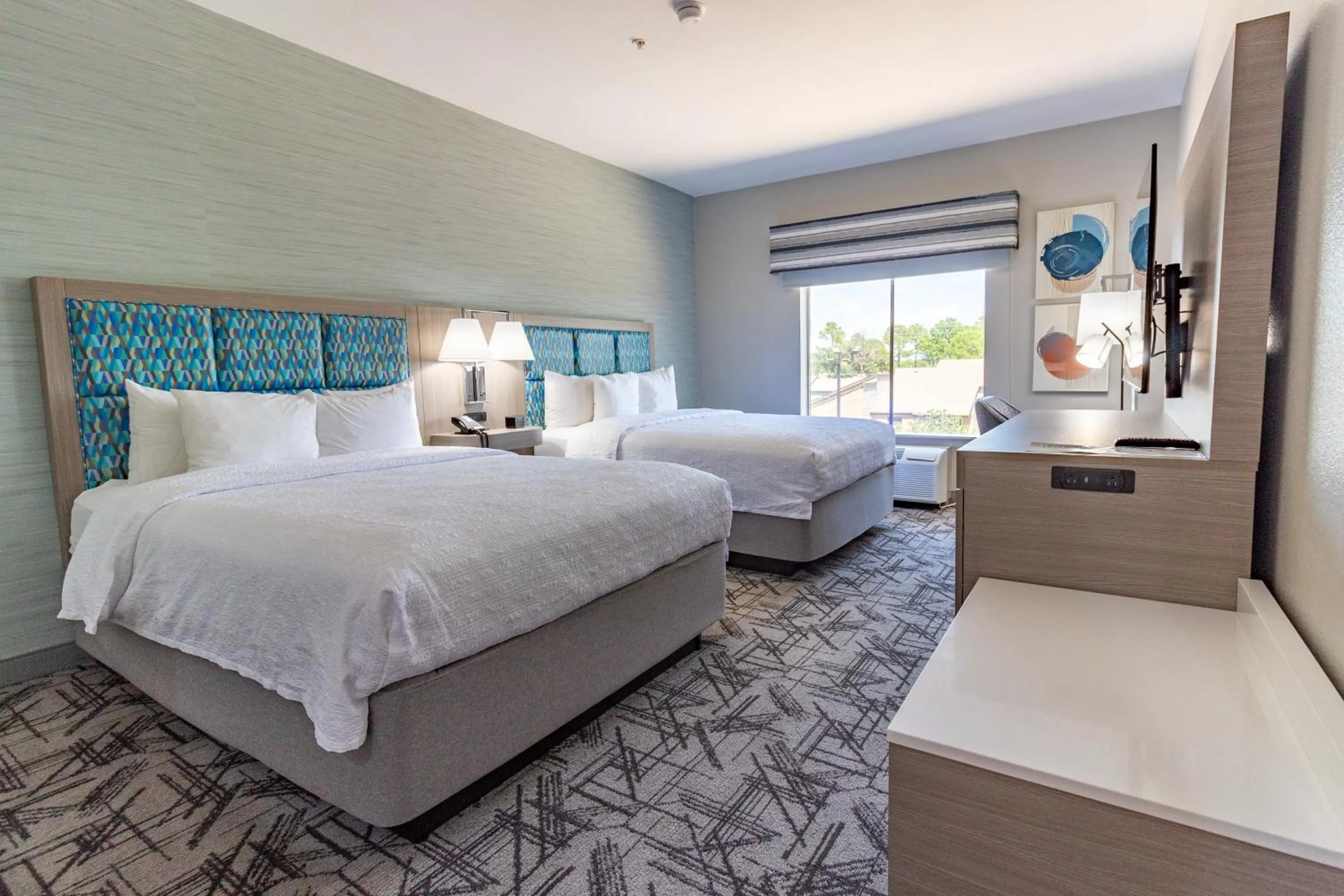 Bedroom, Bed in Hampton Inn & Suites Denton