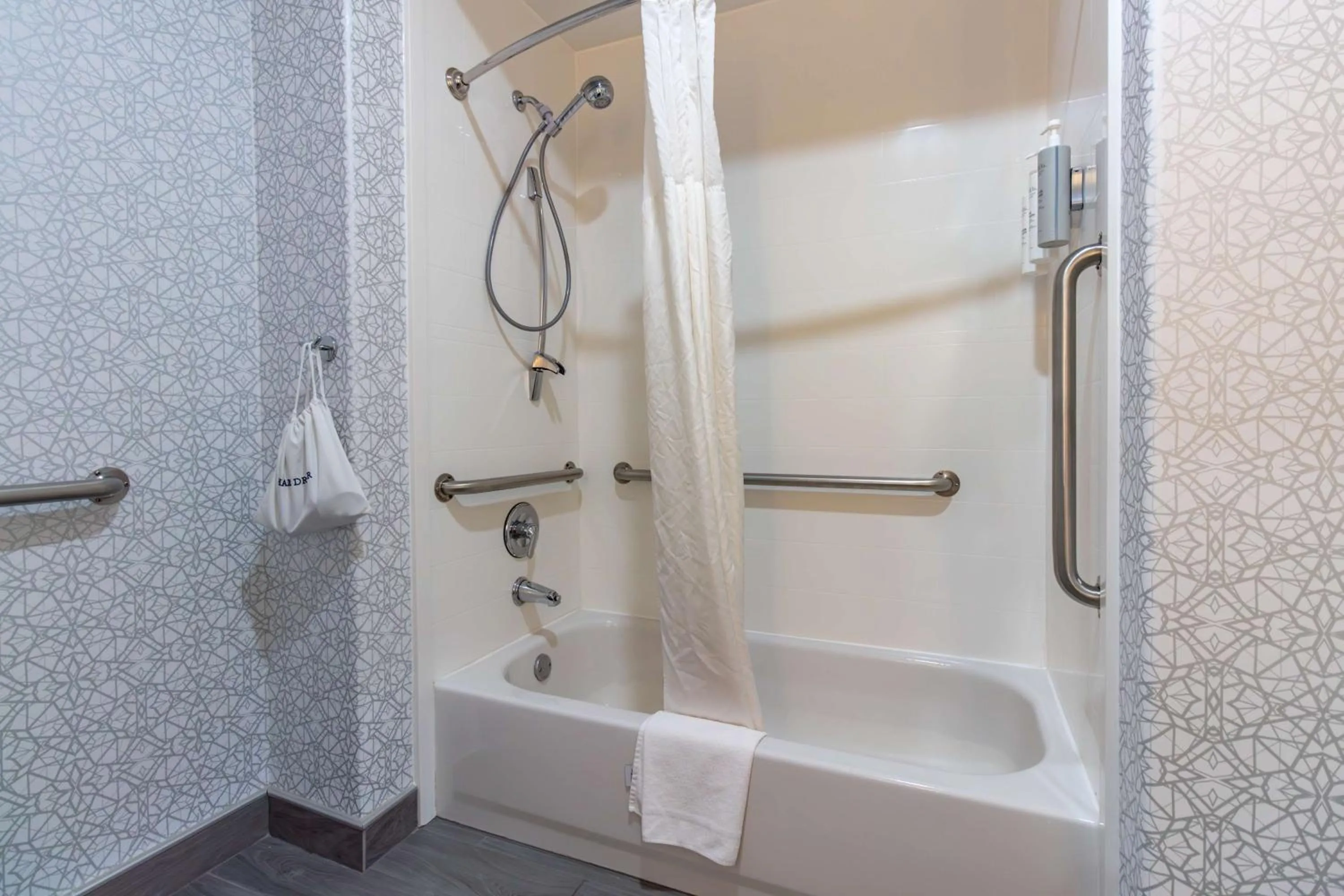 Bathroom in Hampton Inn & Suites Denton