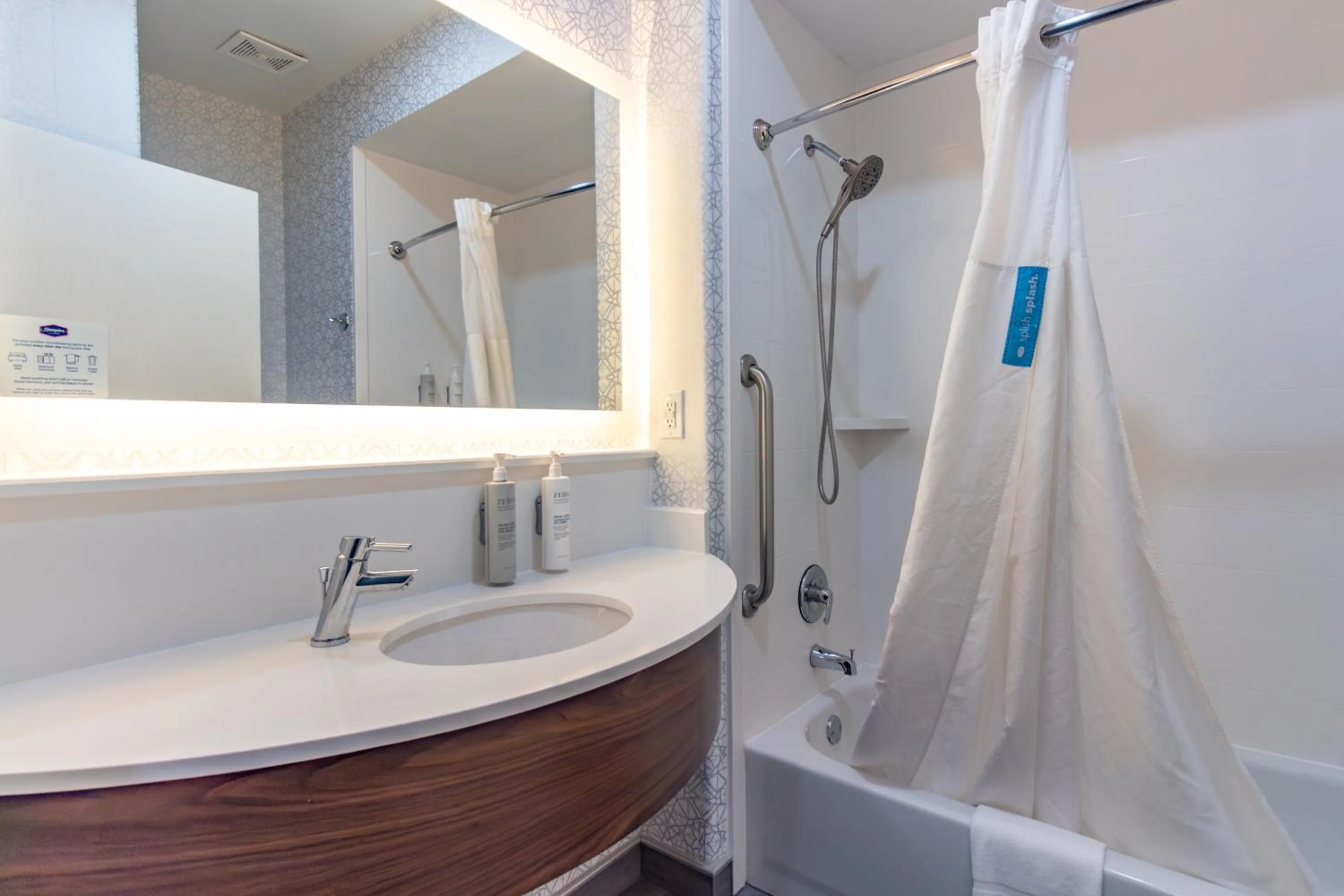 Bathroom in Hampton Inn & Suites Denton