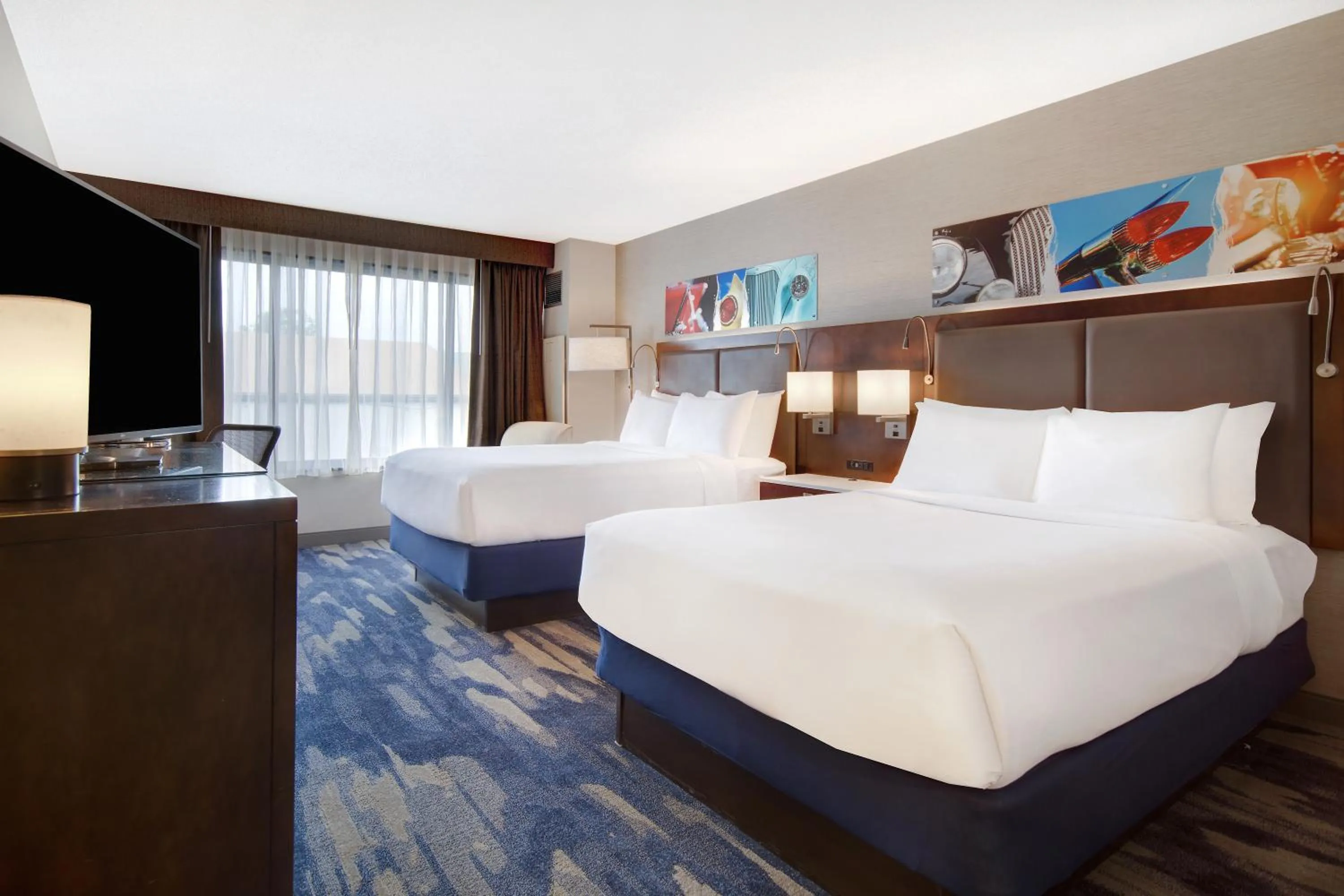 Bed in Crowne Plaza Auburn Hills by IHG