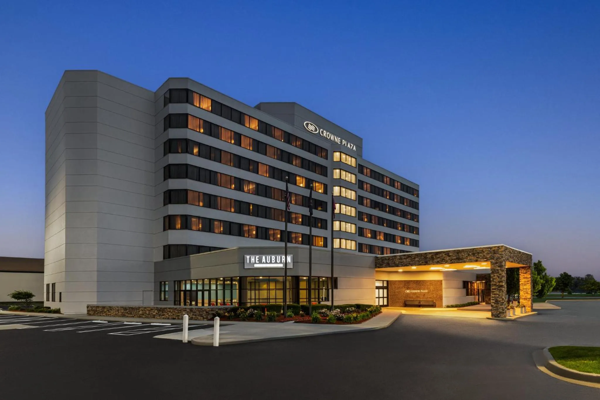 Property building in Crowne Plaza Auburn Hills by IHG