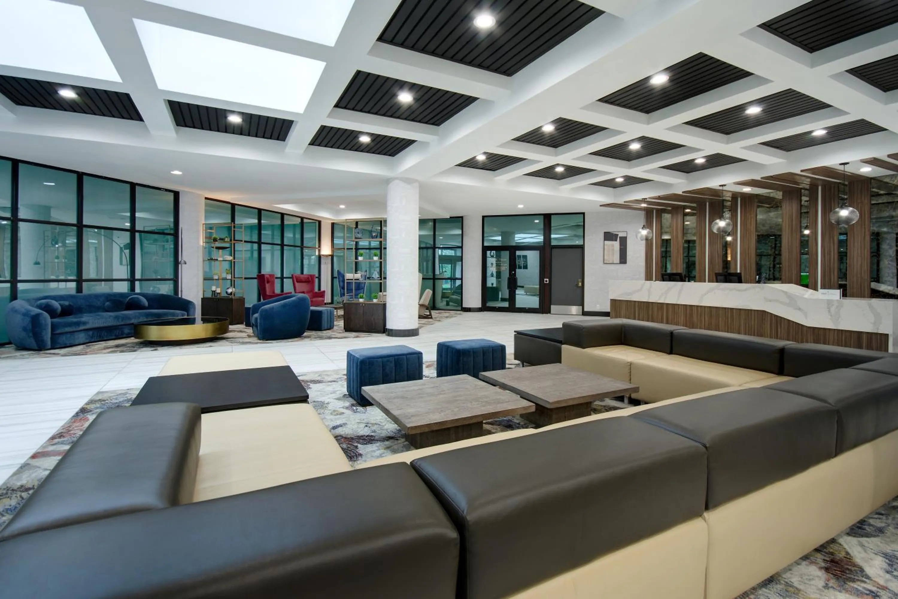 Lobby or reception in Crowne Plaza Auburn Hills by IHG