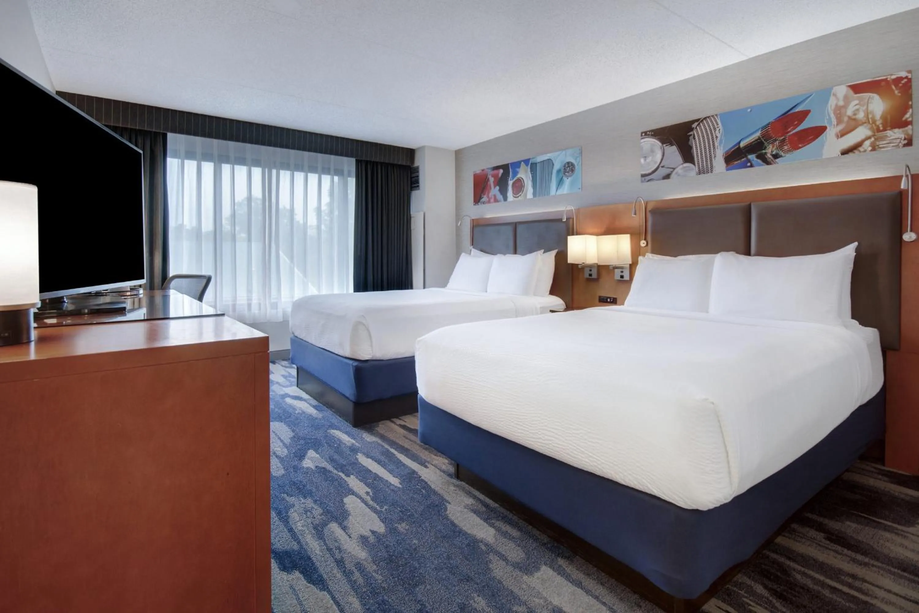 Photo of the whole room, Bed in Crowne Plaza Auburn Hills by IHG