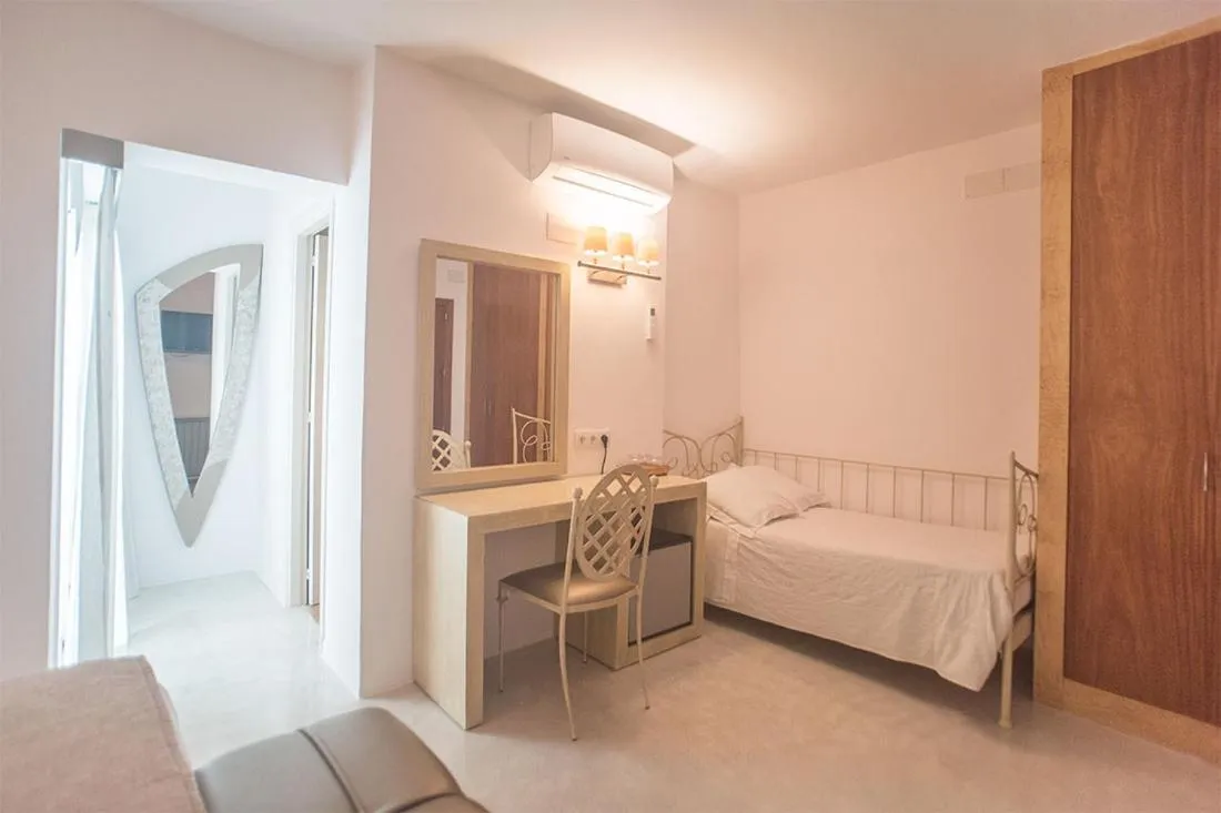 Photo of the whole room in Hotel Sa Volta